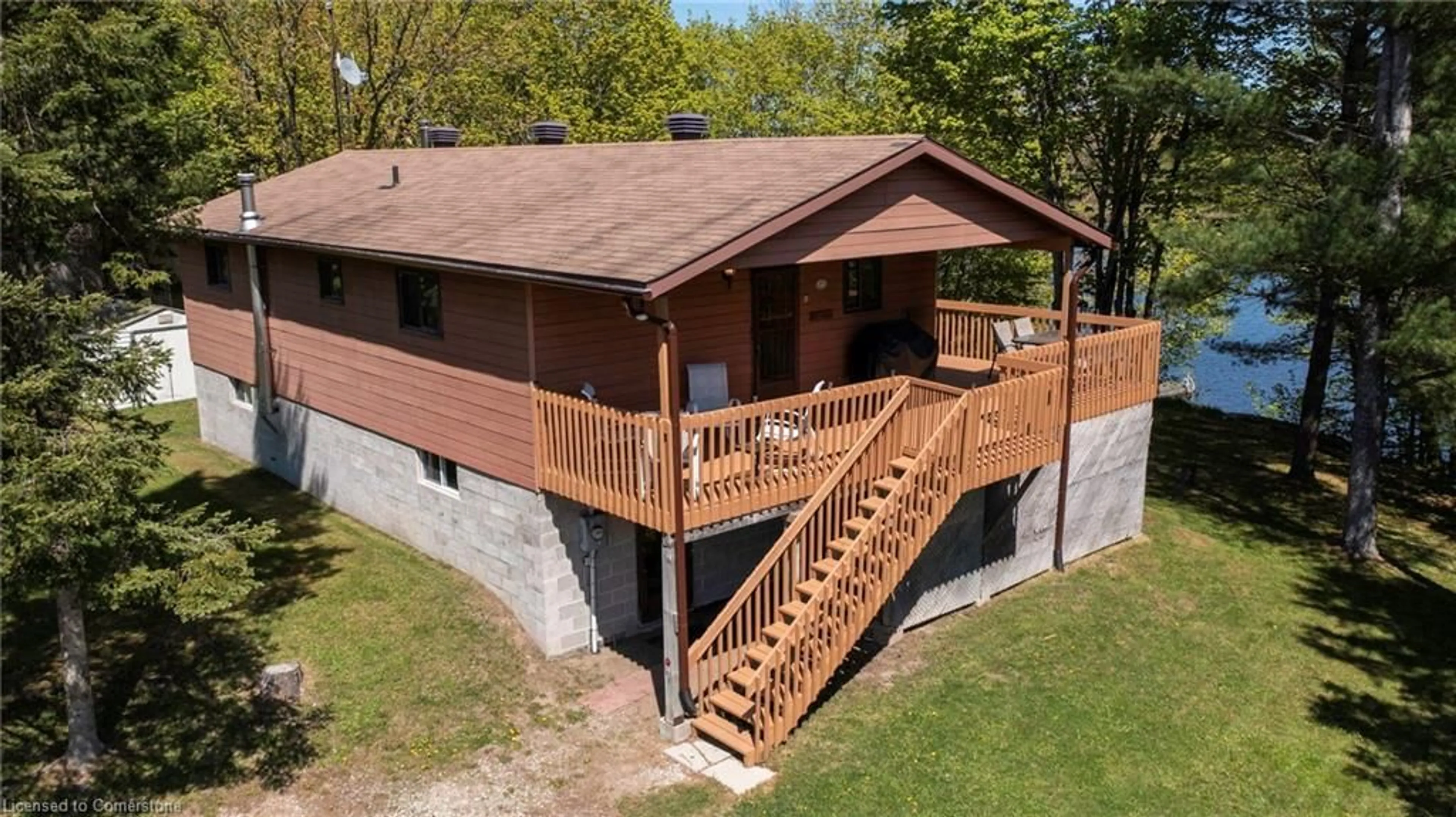 A pic from outside/outdoor area/front of a property/back of a property/a pic from drone, building for 37 Dockside Dr, McKellar Ontario P0G 1C0