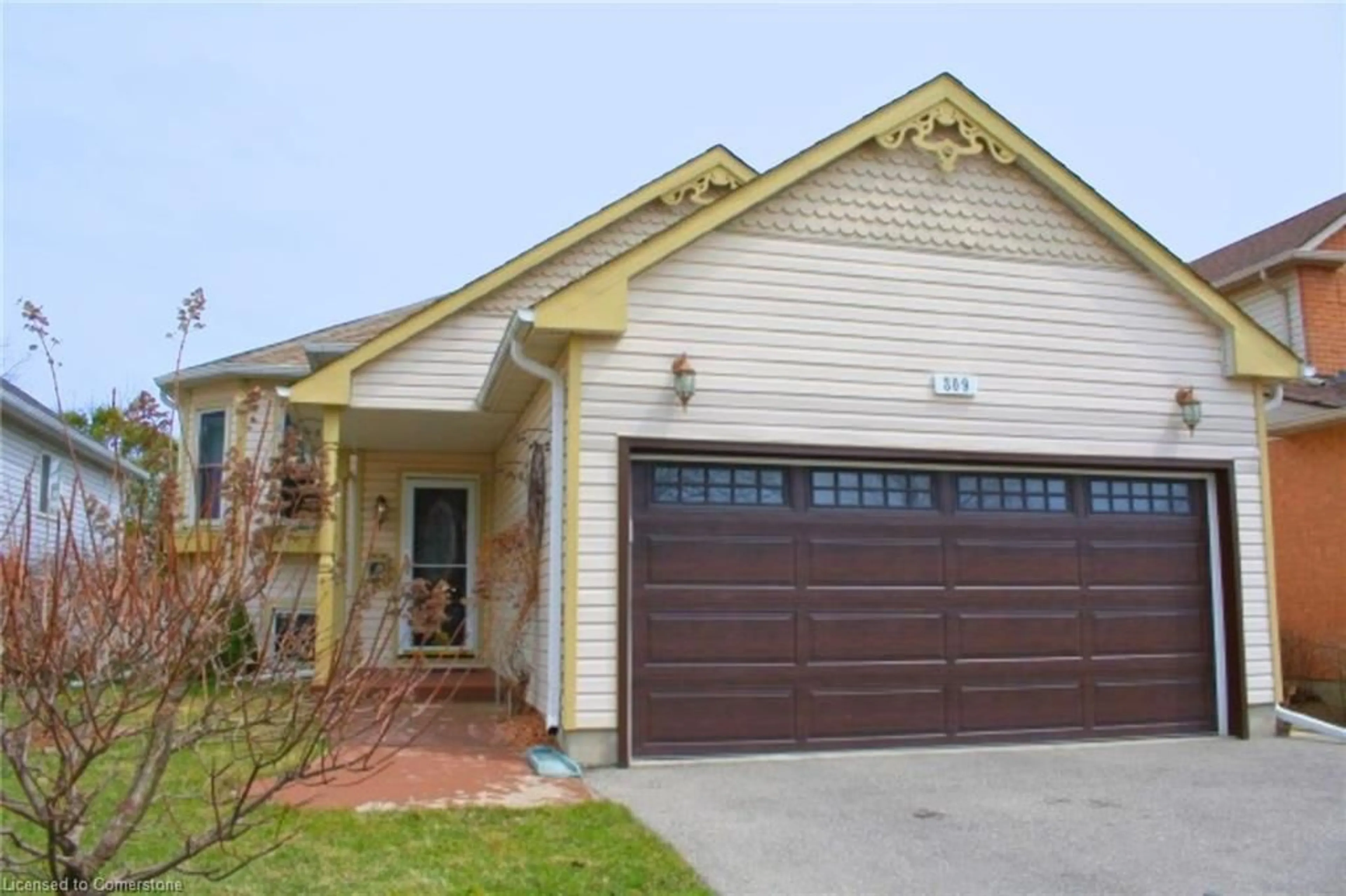 Indoor garage for 309 Christopher Dr, Cambridge Ontario N1P 1A1