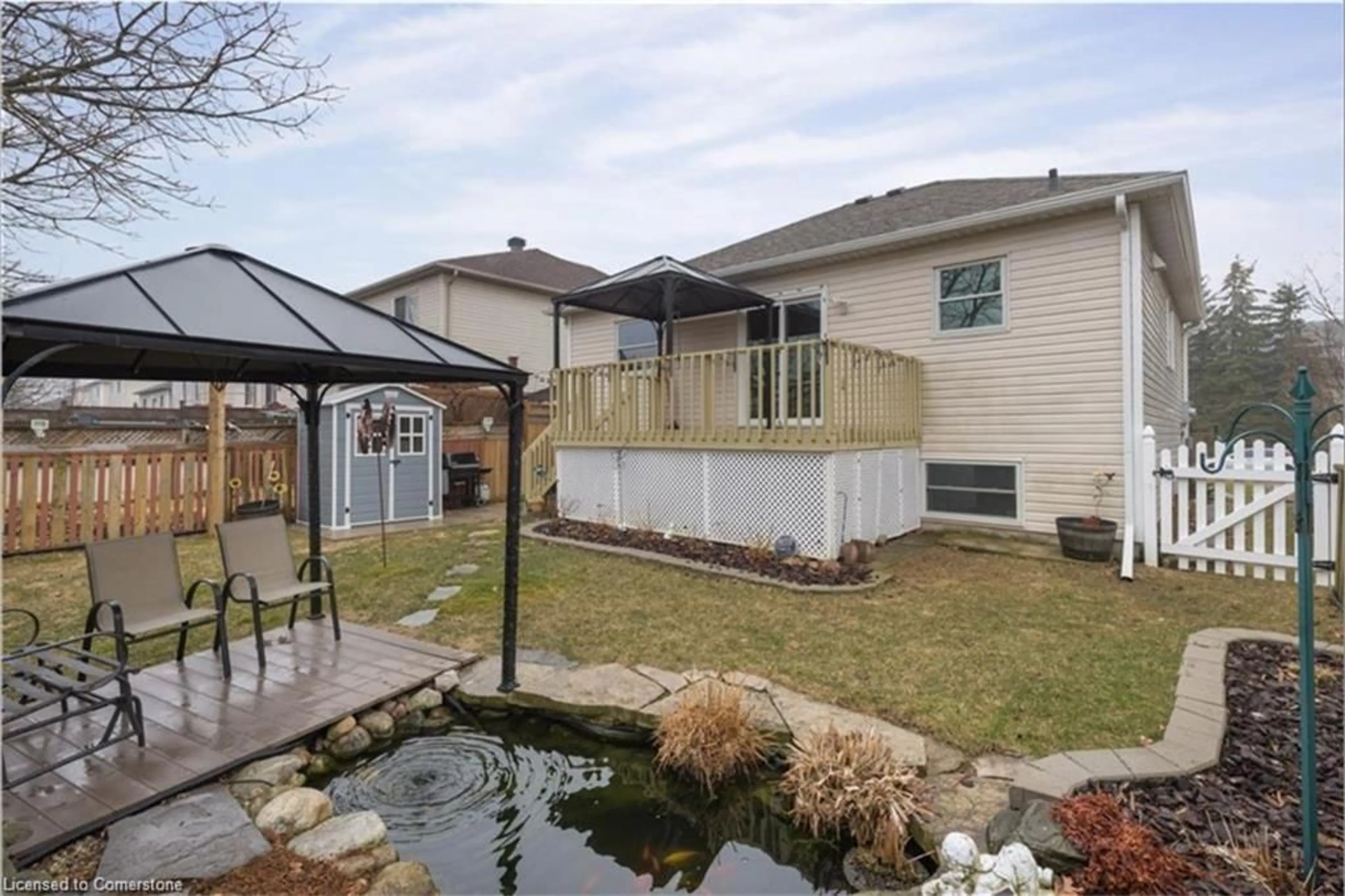 Patio, unknown for 309 Christopher Dr, Cambridge Ontario N1P 1A1