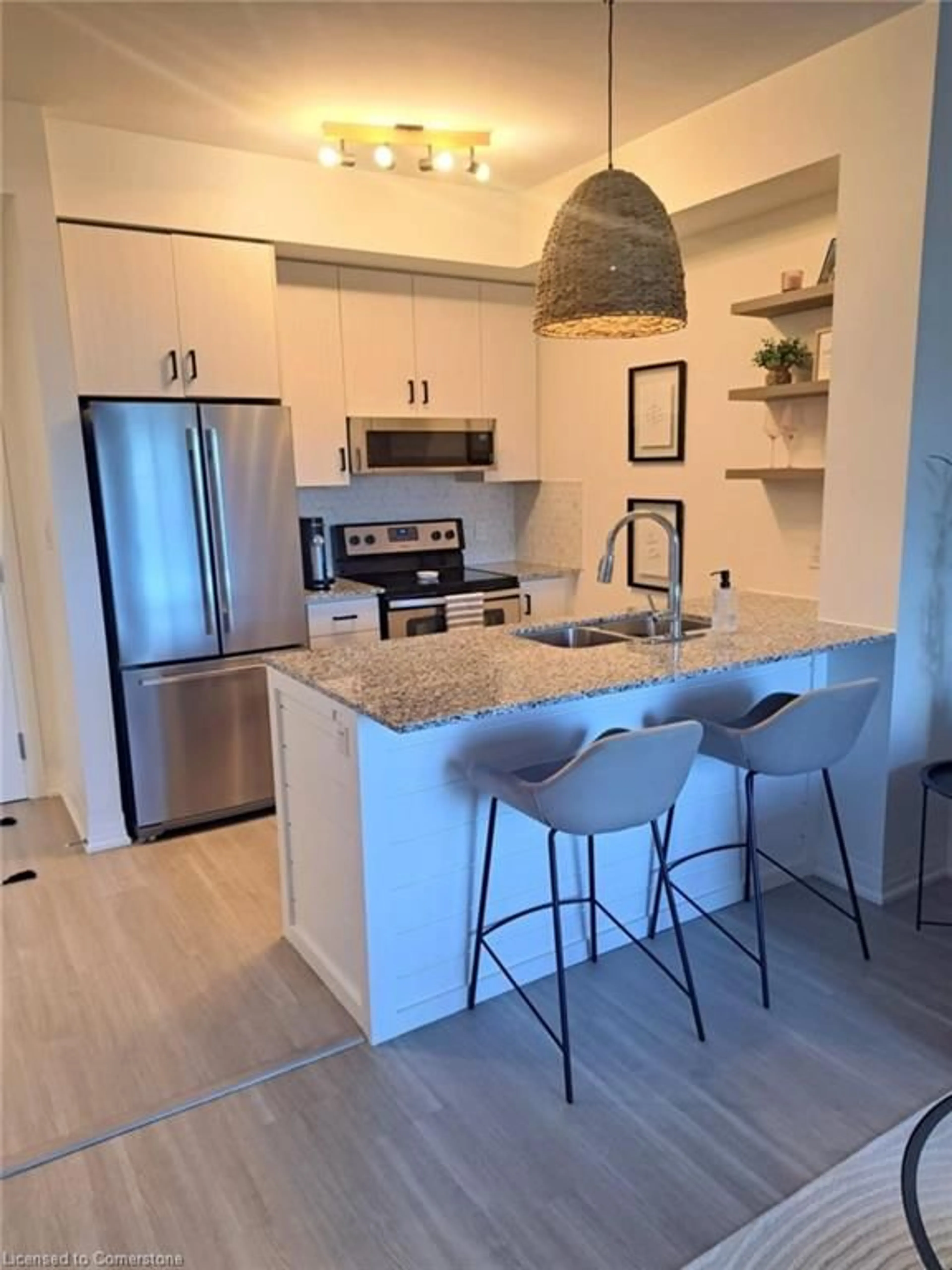 Open concept kitchen, ceramic/tile floor for 10 Concord Place #324, Grimsby Ontario L3M 0G6