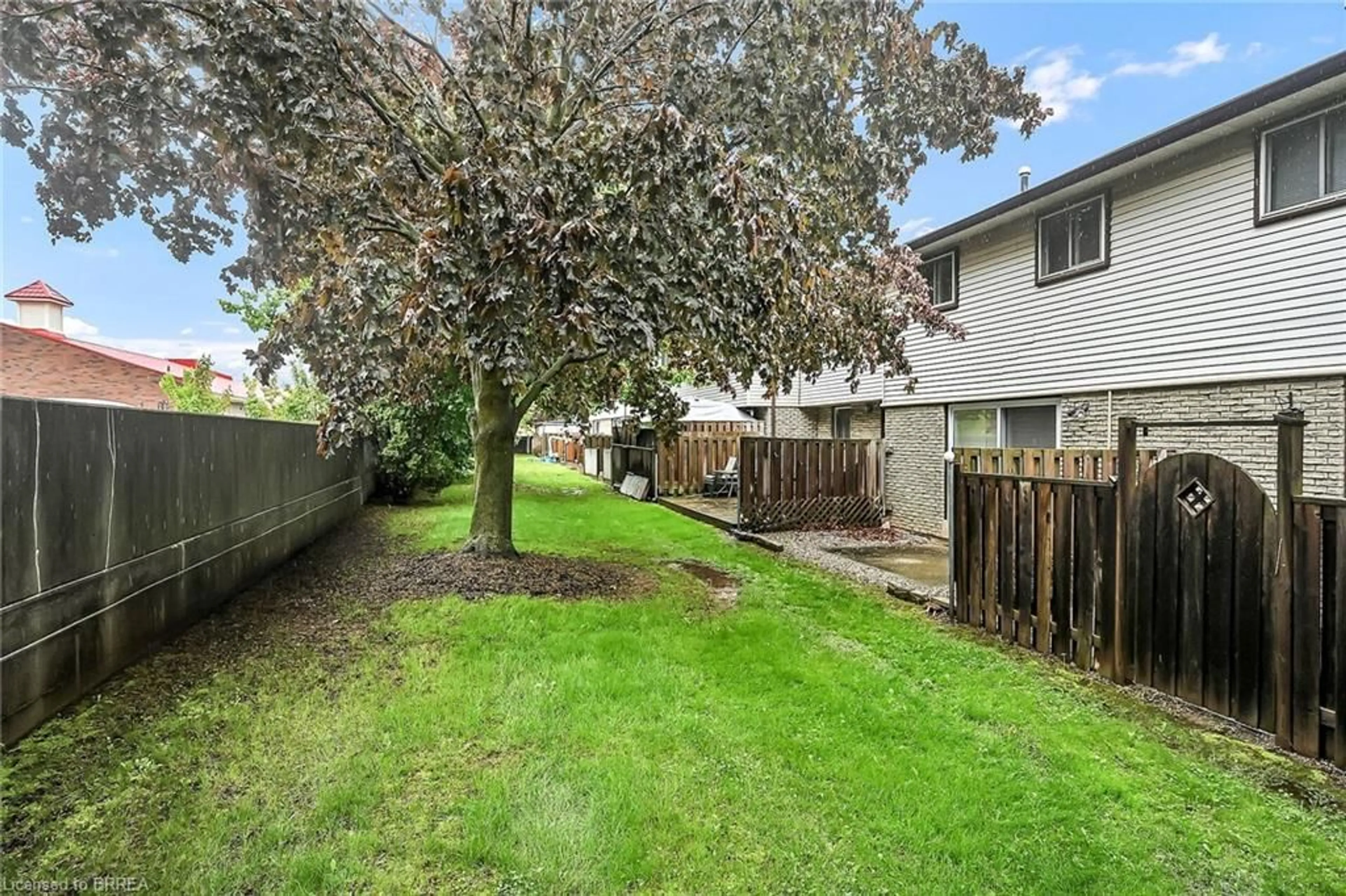 Patio, street for 21 Centennial Dr #C, Brantford Ontario N3R 6Y5