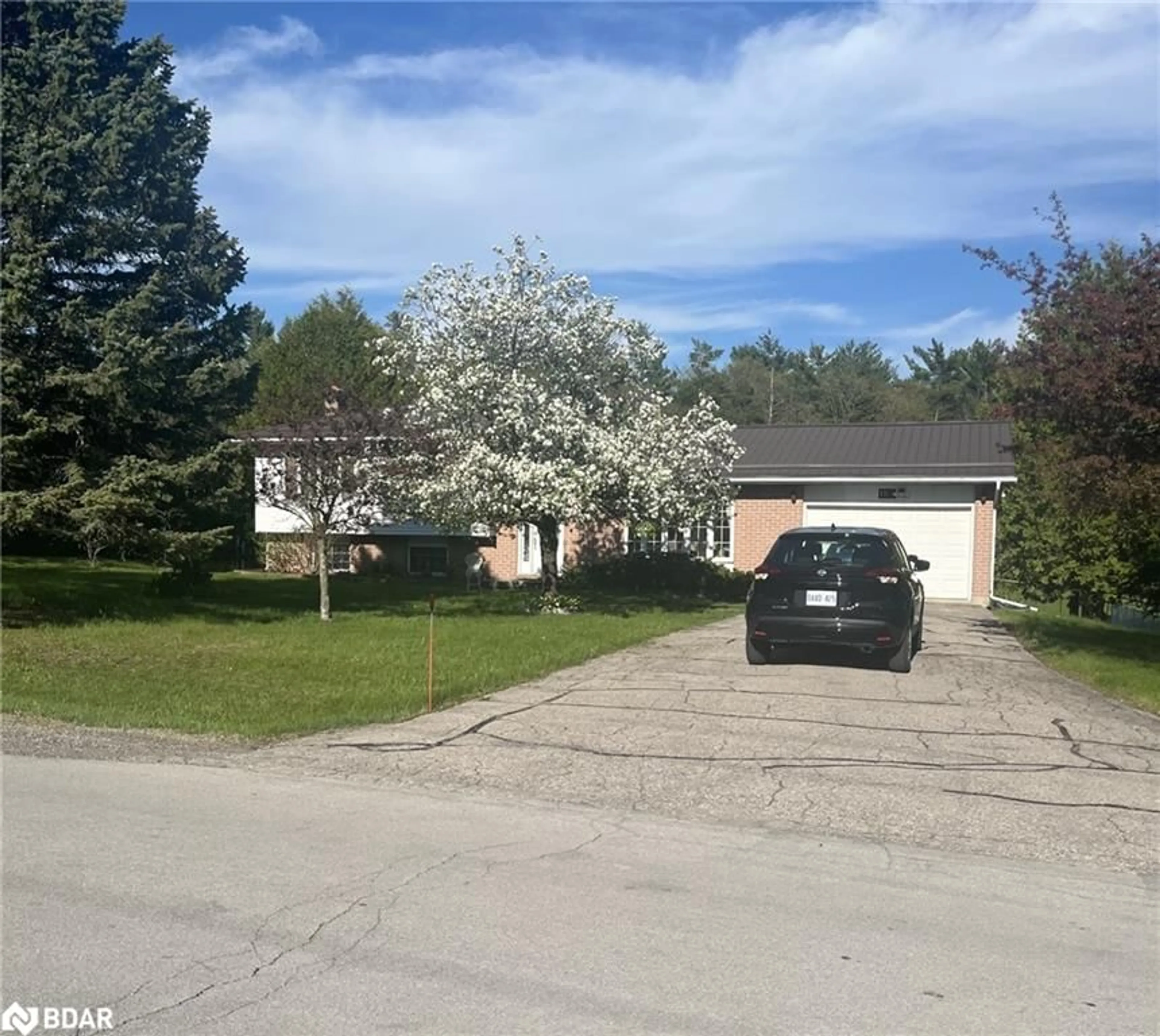 A pic from outside/outdoor area/front of a property/back of a property/a pic from drone, street for 180 Coulter Dr, Pontypool Ontario L0A 1K0