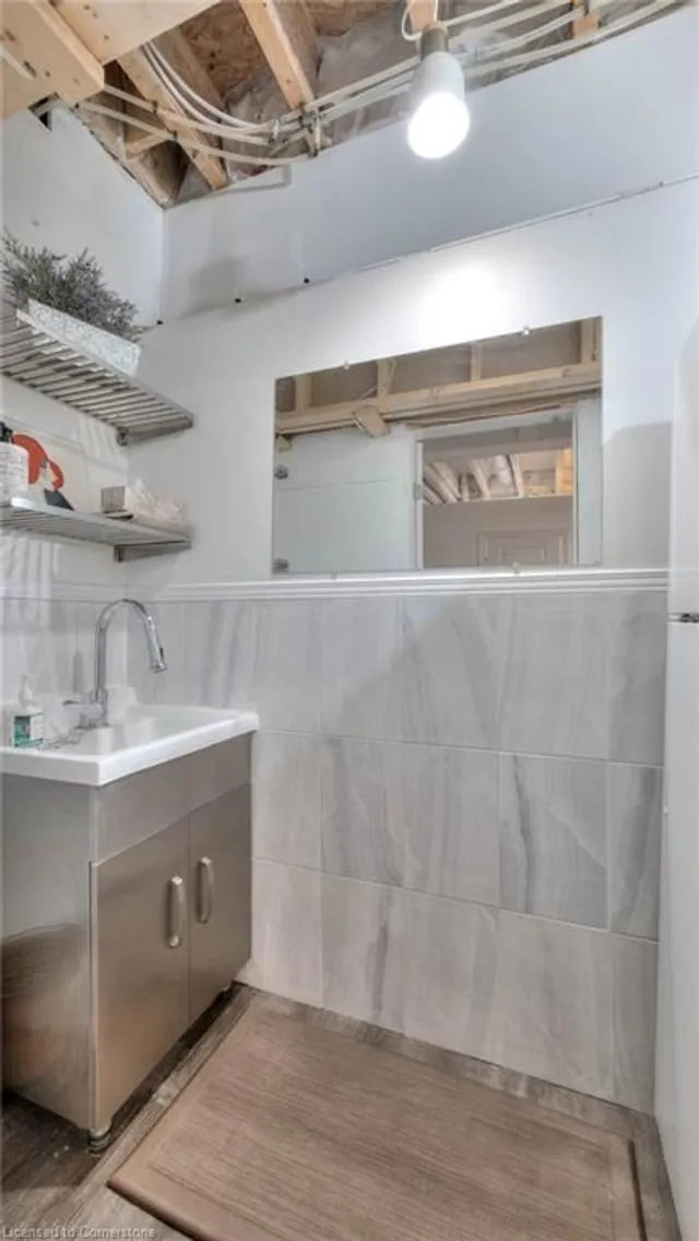 Additional property image - 348 Louisa St