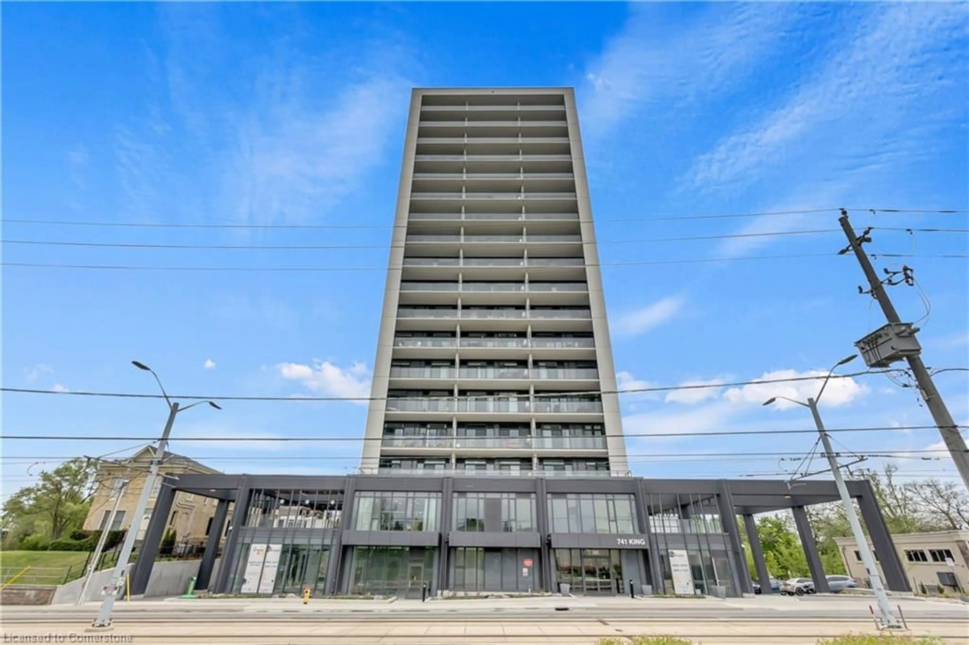 Indoor foyer for 741 King St #103, Kitchener Ontario N2G 0E9