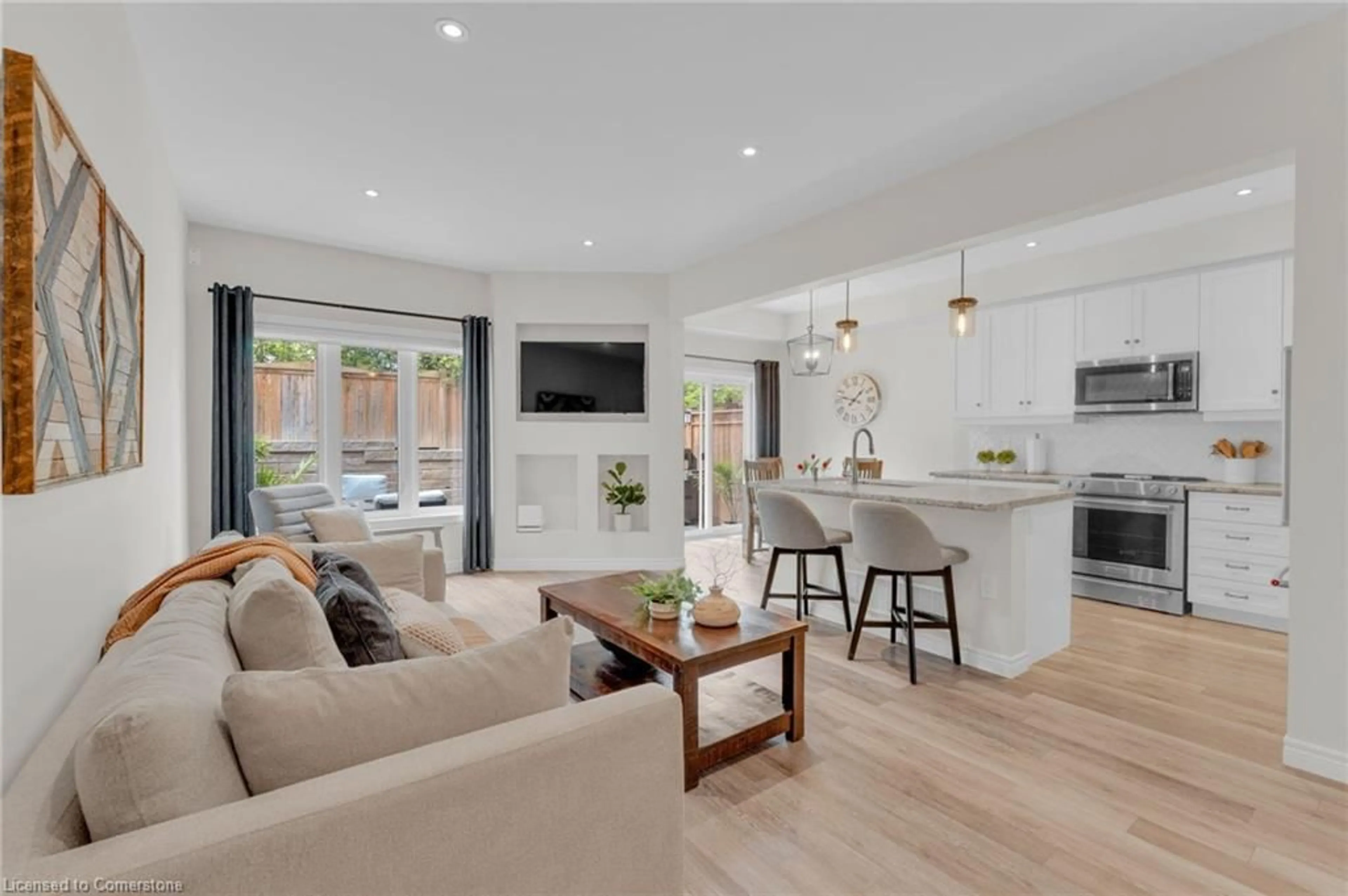 Open concept kitchen, unknown for 15 Dennis Dr, Smithville Ontario L0R 2A0