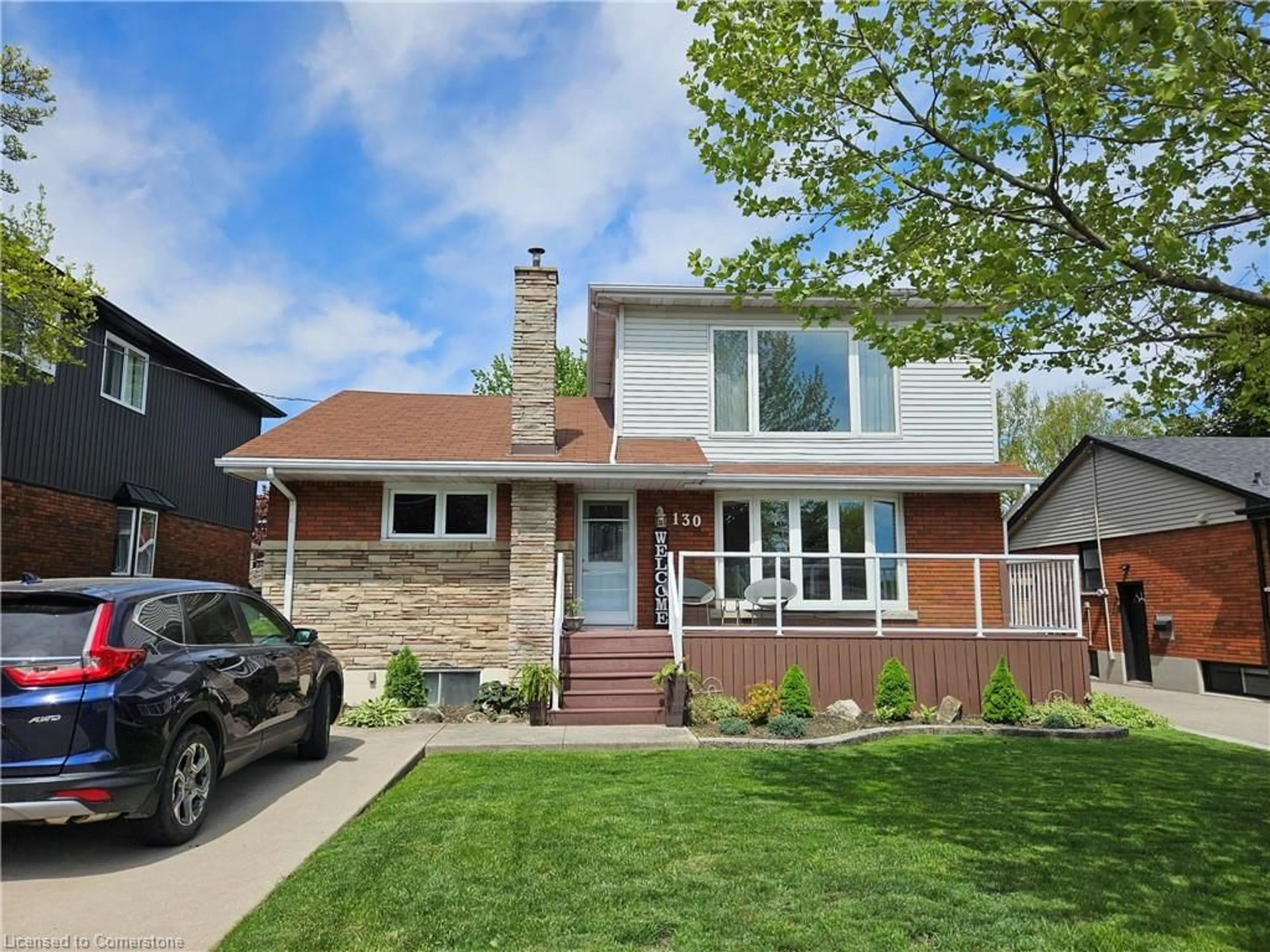 Home with brick exterior material, street for 130 West 26th St, Hamilton Ontario L9C 4Z4