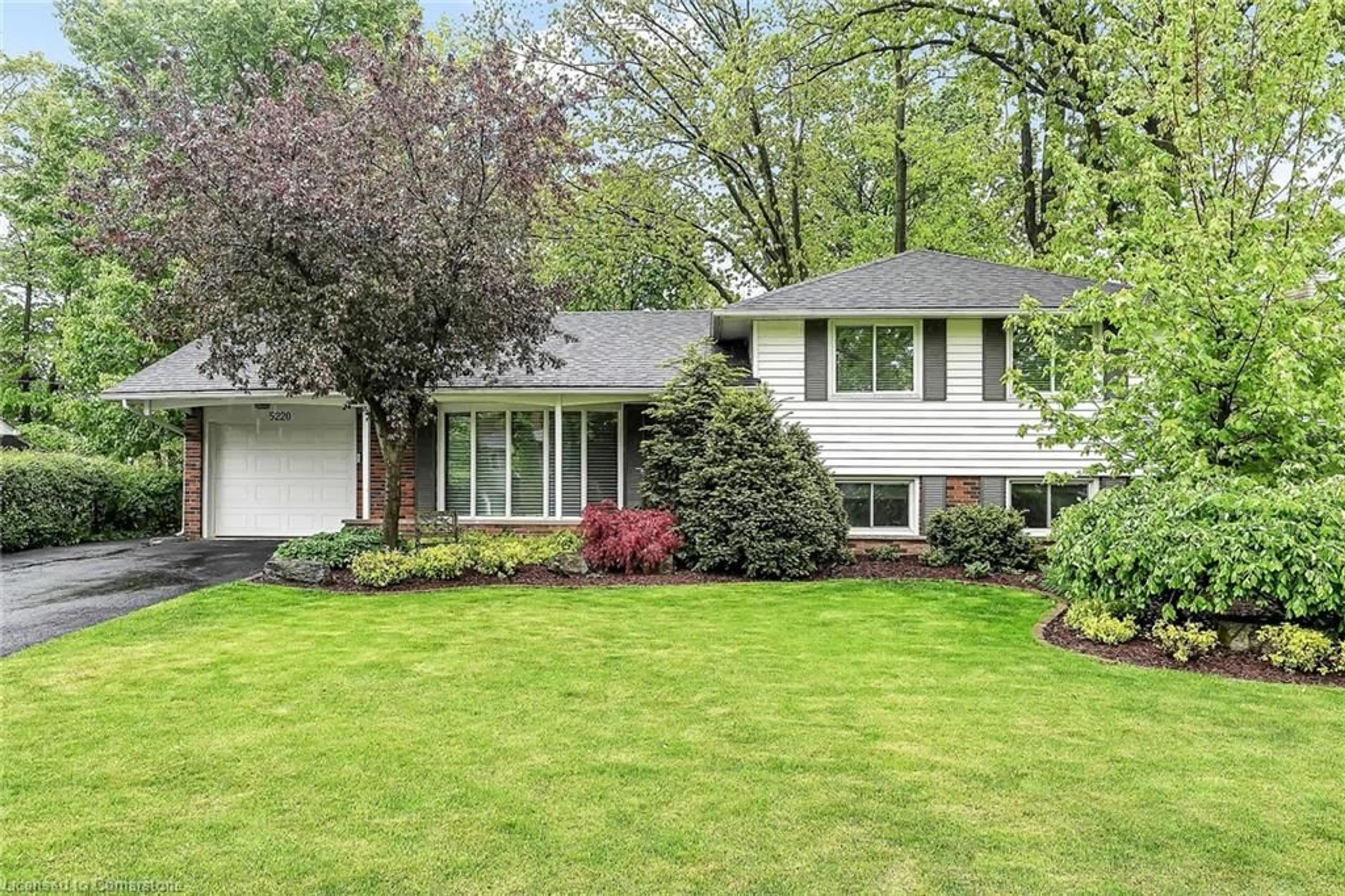 Home with vinyl exterior material, street for 5220 Cherryhill Cres, Burlington Ontario L7L 4C4