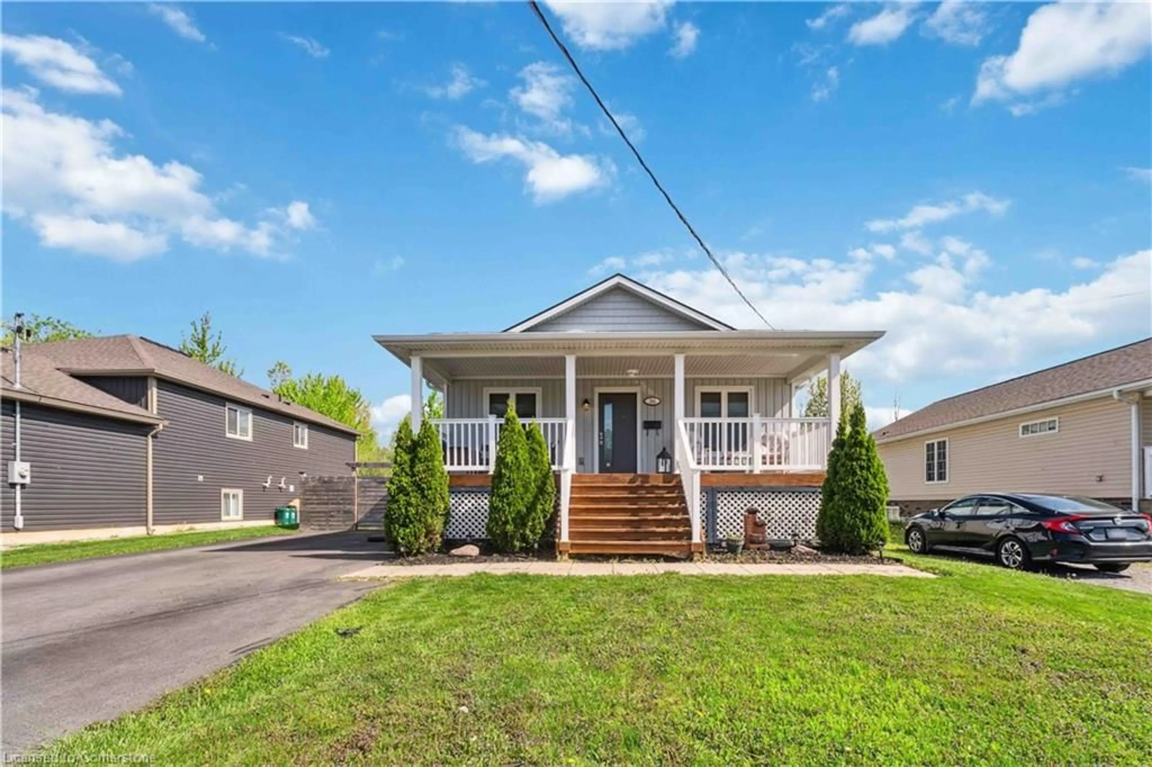 Home with vinyl exterior material, street for 246 Martin St, Welland Ontario L3C 7L5