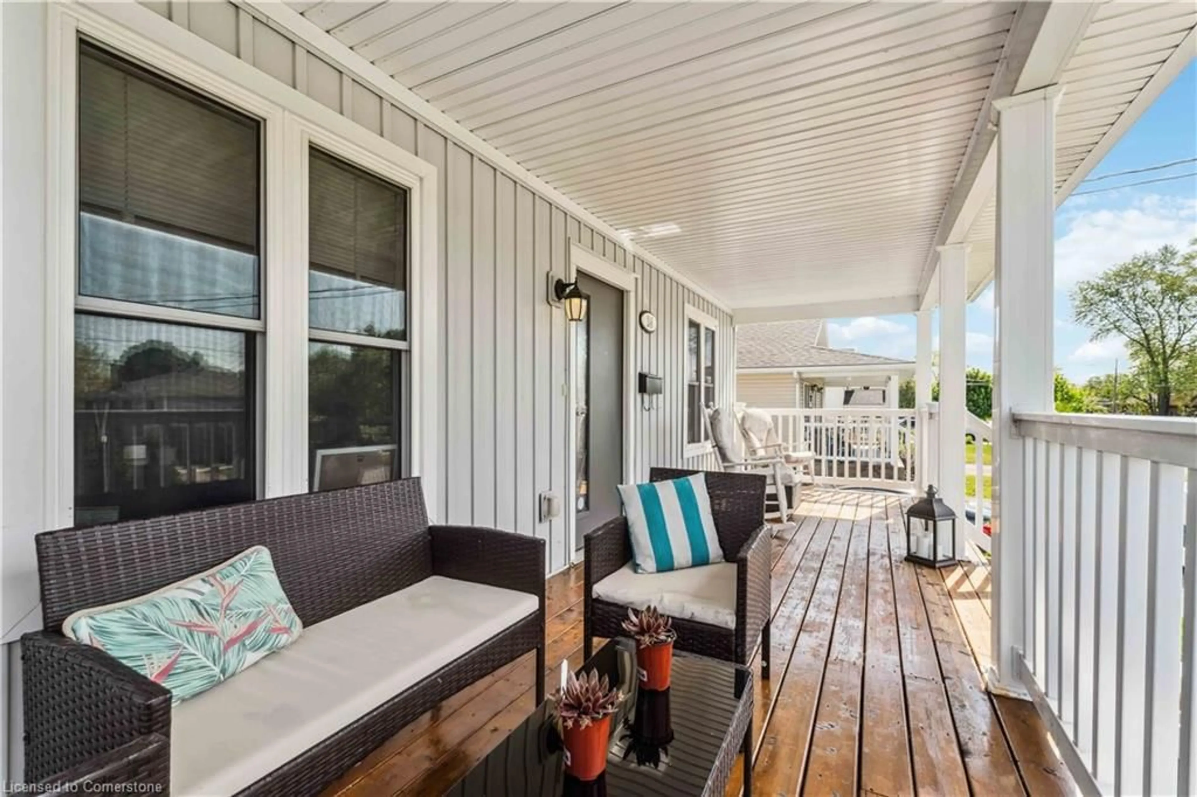 Patio, street for 246 Martin St, Welland Ontario L3C 7L5