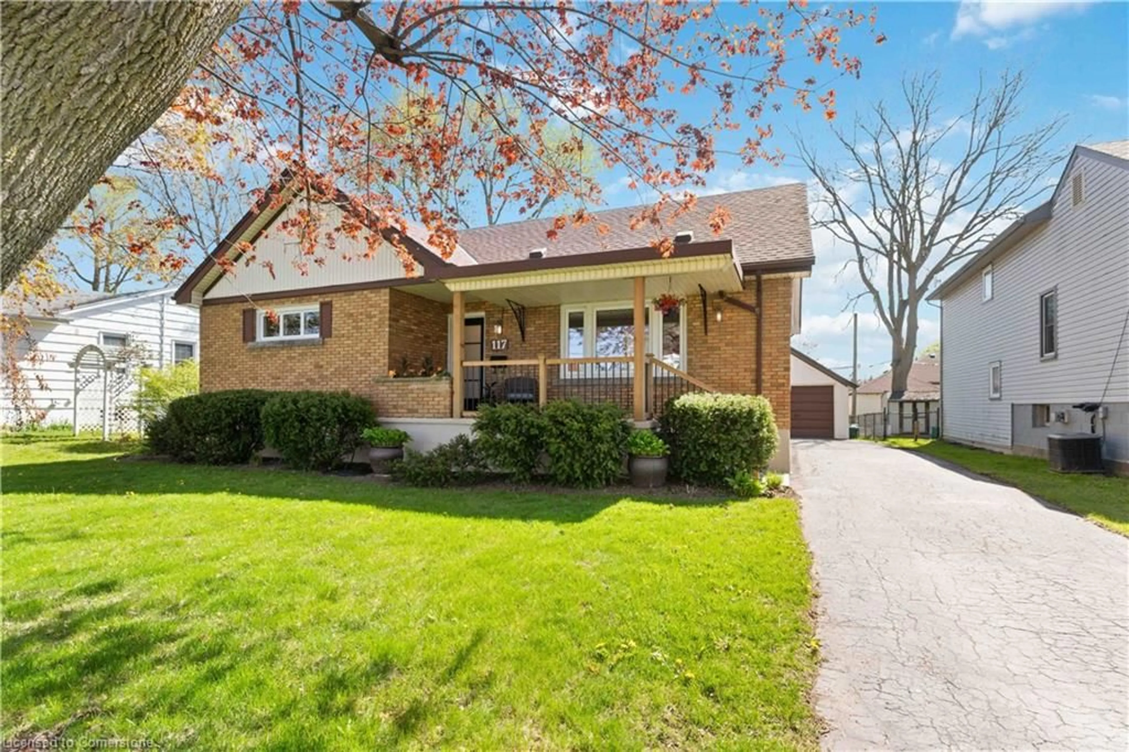 Home with brick exterior material, street for 117 Linwood Ave, Port Colborne Ontario L3K 5J8
