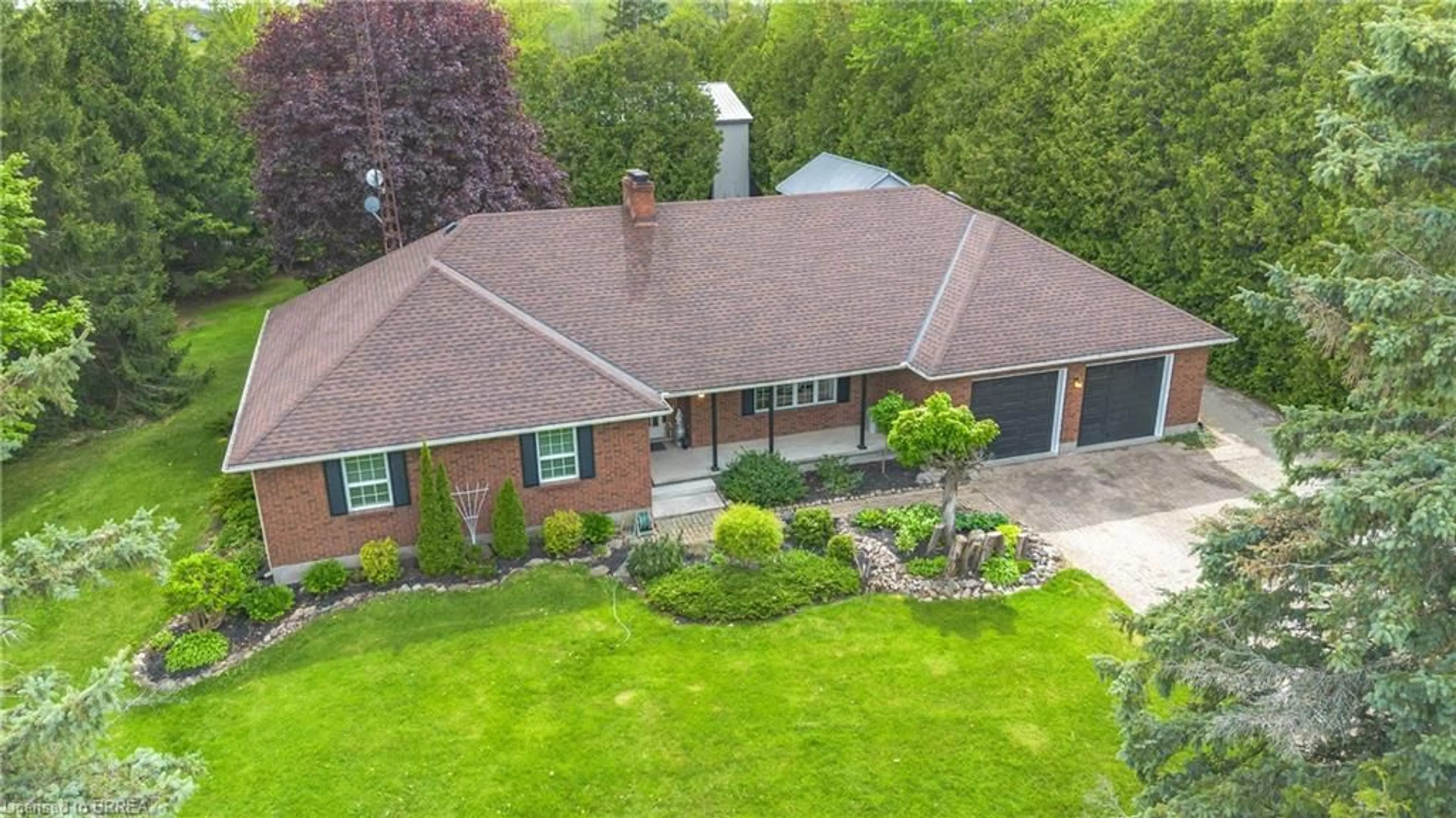 A pic from outside/outdoor area/front of a property/back of a property/a pic from drone, street for 3 Huffman Crt, Vanessa Ontario N0E 1V0