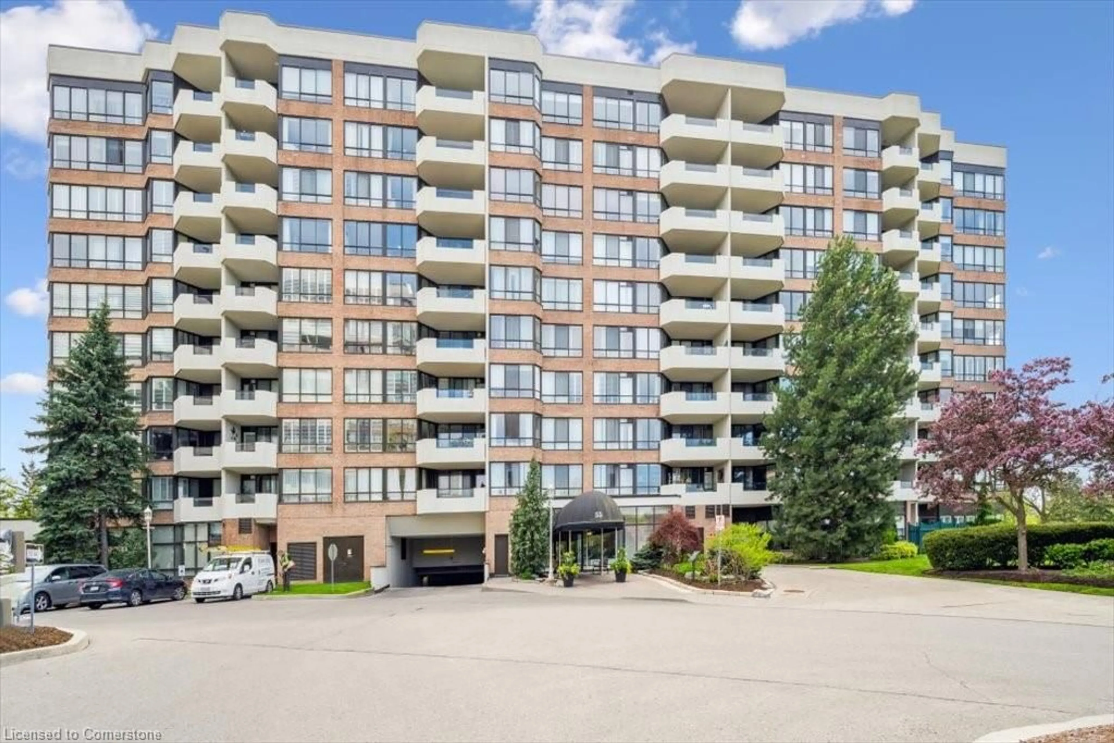 A pic from outside/outdoor area/front of a property/back of a property/a pic from drone, building for 55 Austin Dr #210, Markham Ontario L3R 8H5
