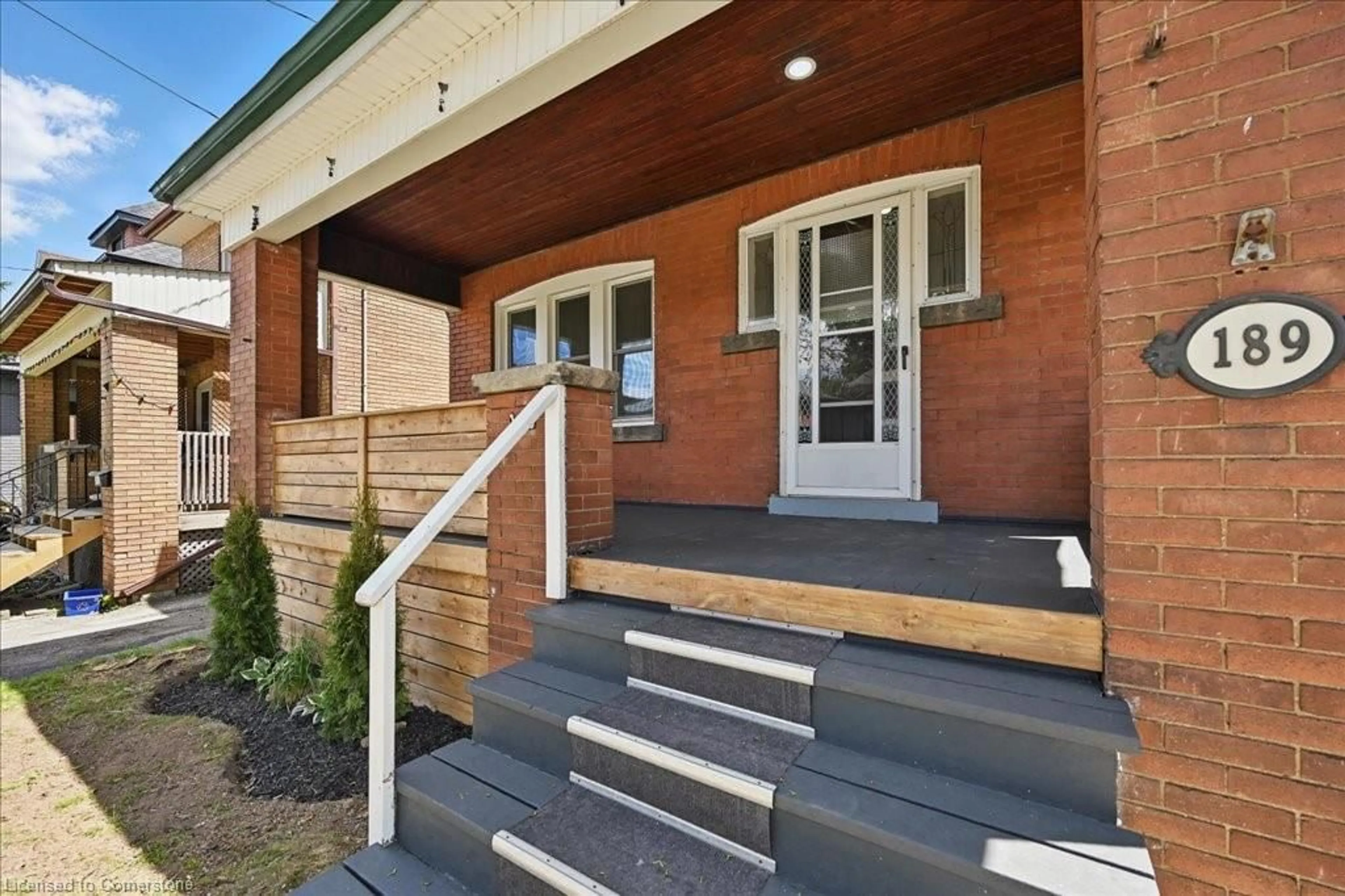Home with brick exterior material, street for 189 Edgemont St, Hamilton Ontario L8K 2J1