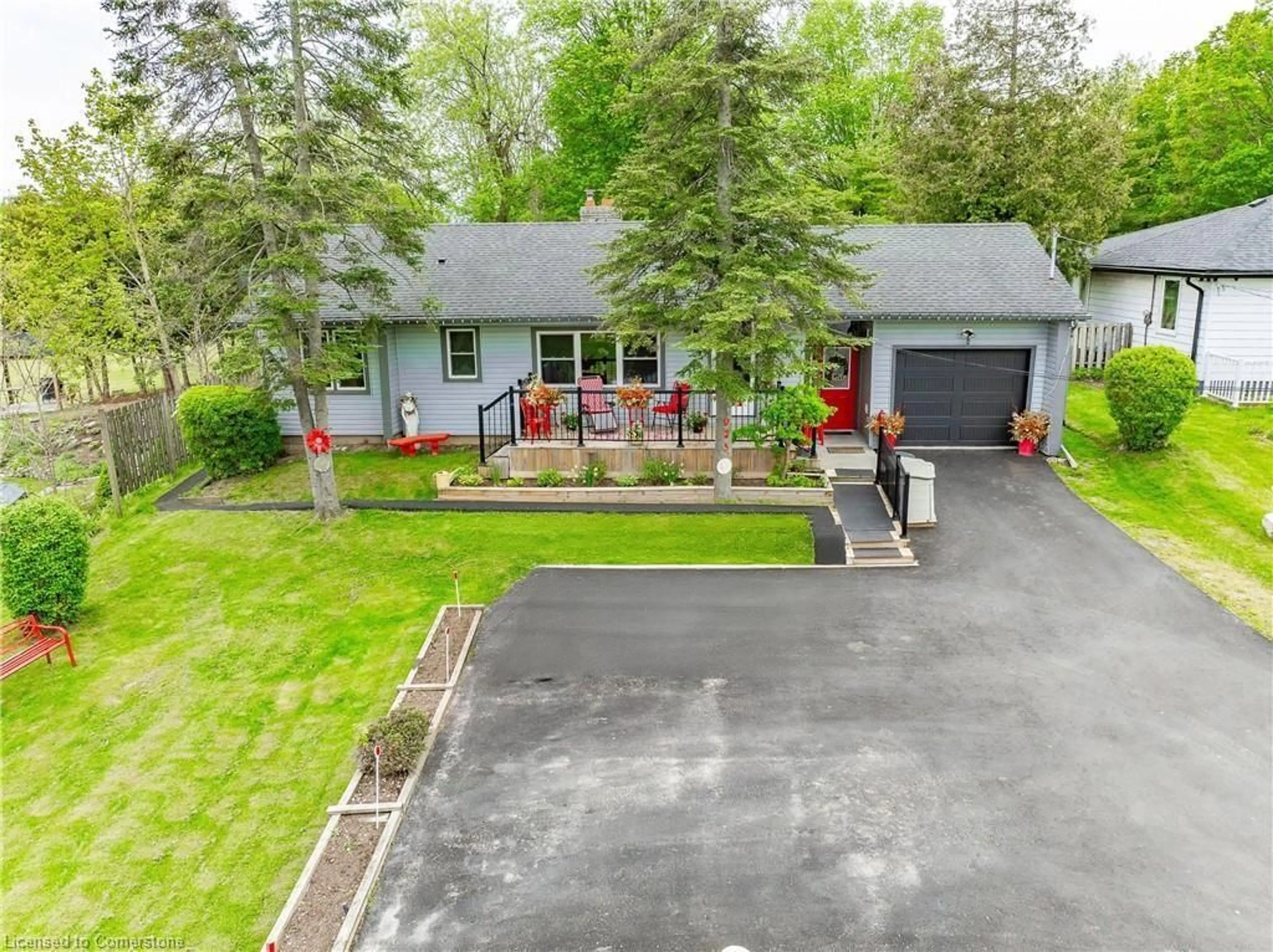 A pic from outside/outdoor area/front of a property/back of a property/a pic from drone, street for 925 Highway 6, Flamborough Ontario L8N 2Z7