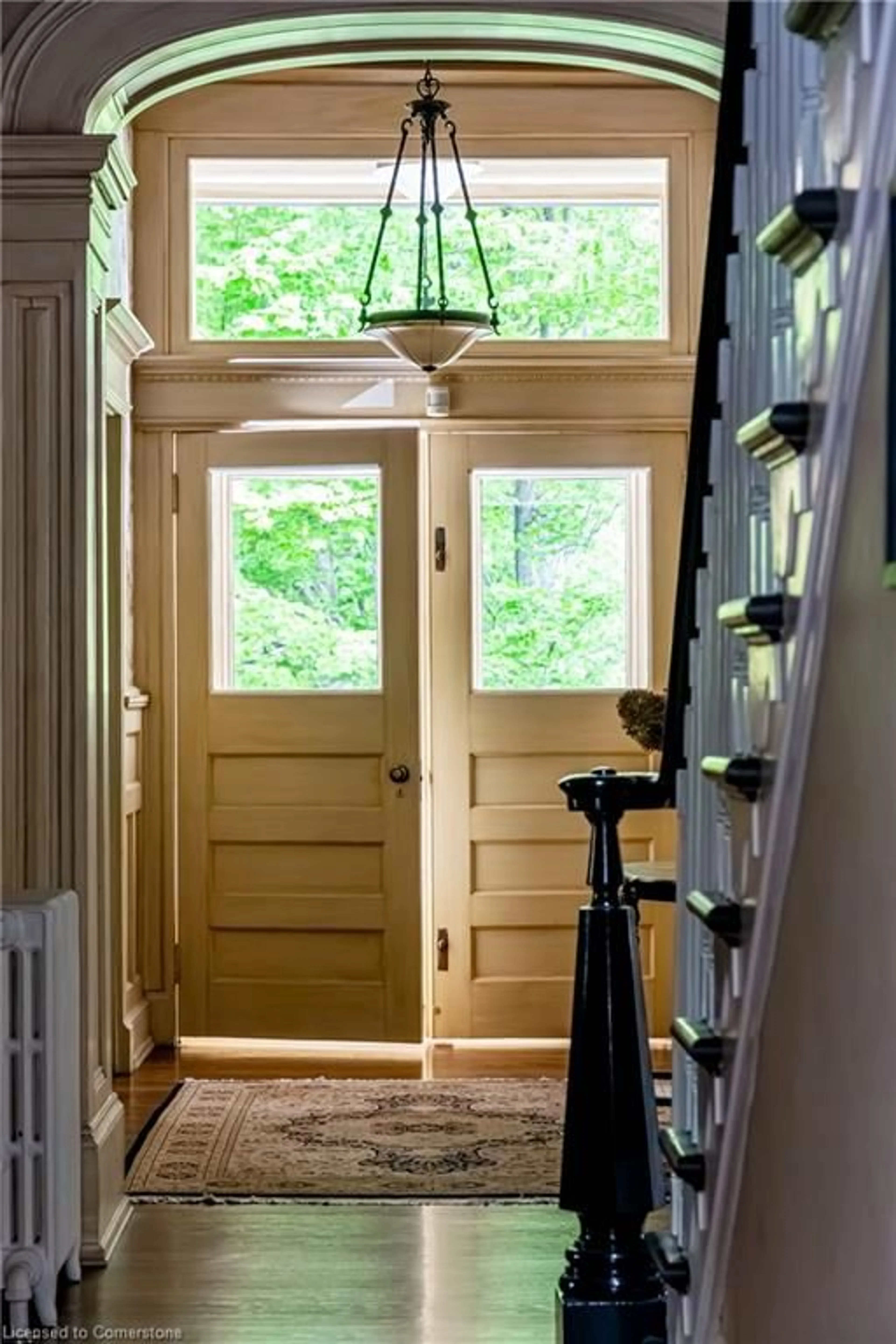 Indoor entryway for 50 South St, Hamilton Ontario L9H 4C6