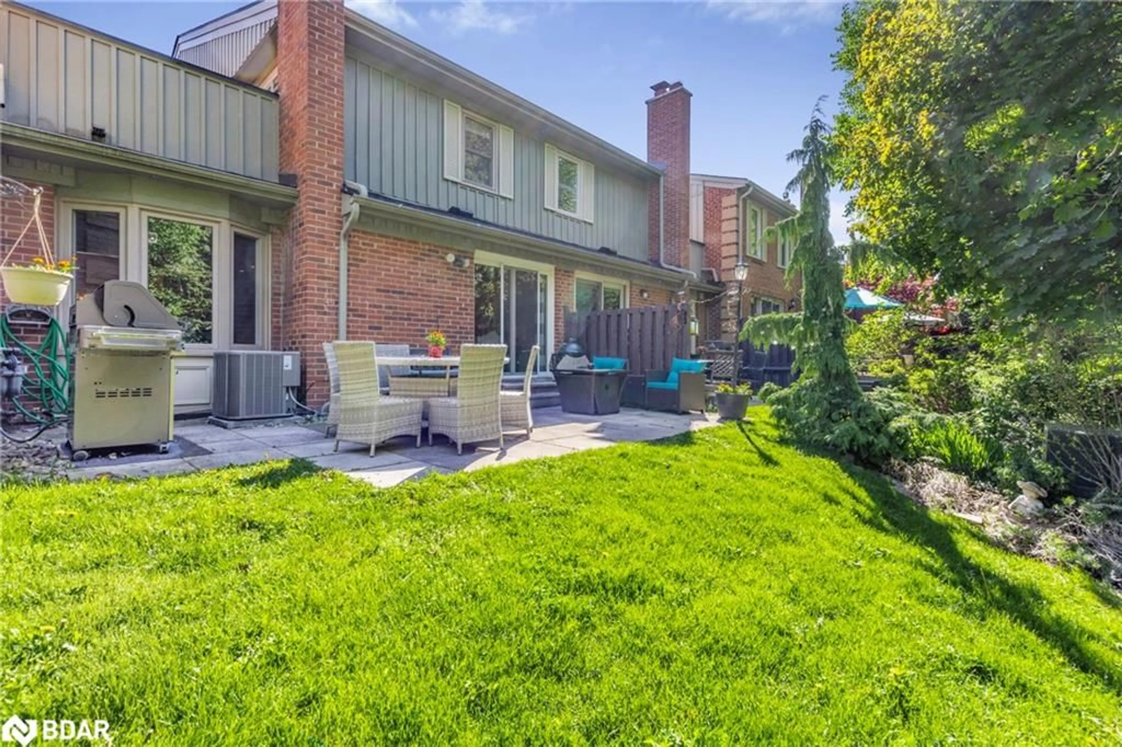 Patio, street for 3265 South Millway #19, Mississauga Ontario L5L 2R3