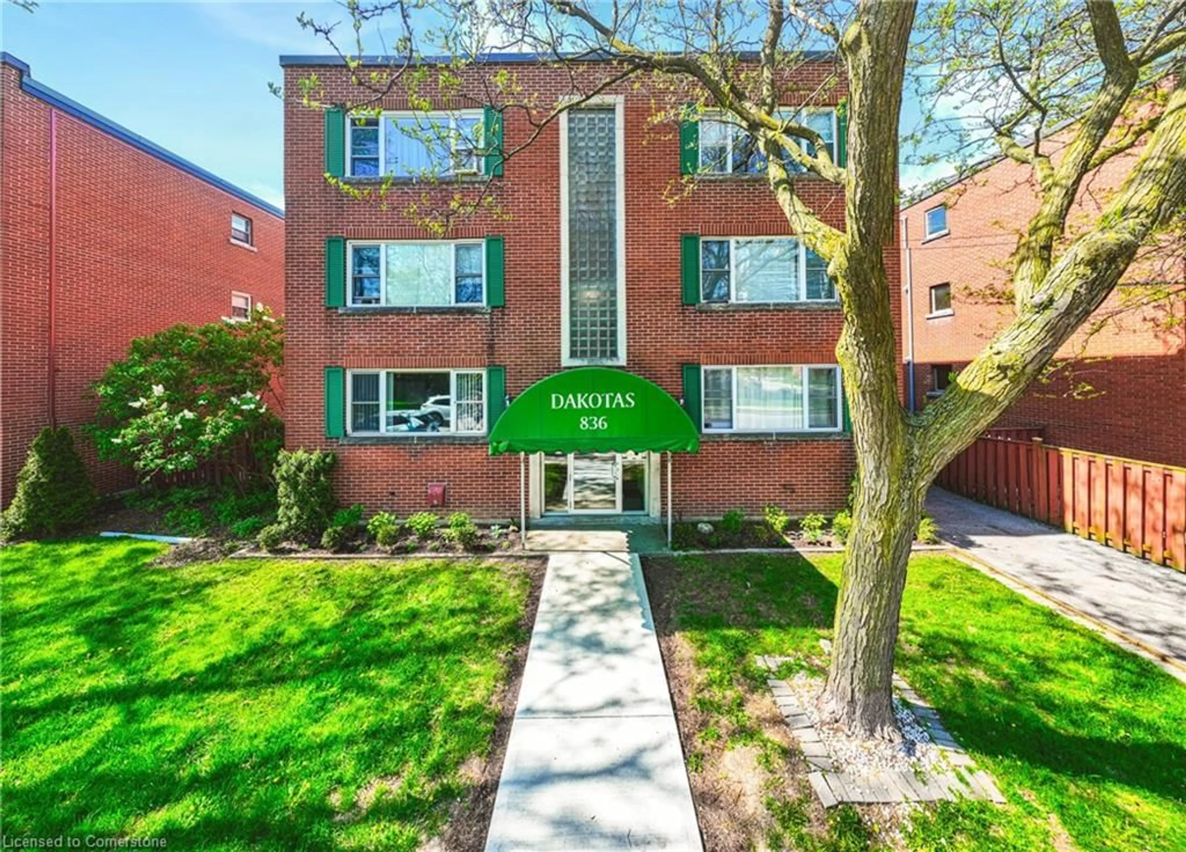 Home with brick exterior material, street for 836 Concession St #208, Hamilton Ontario L8V 1E2
