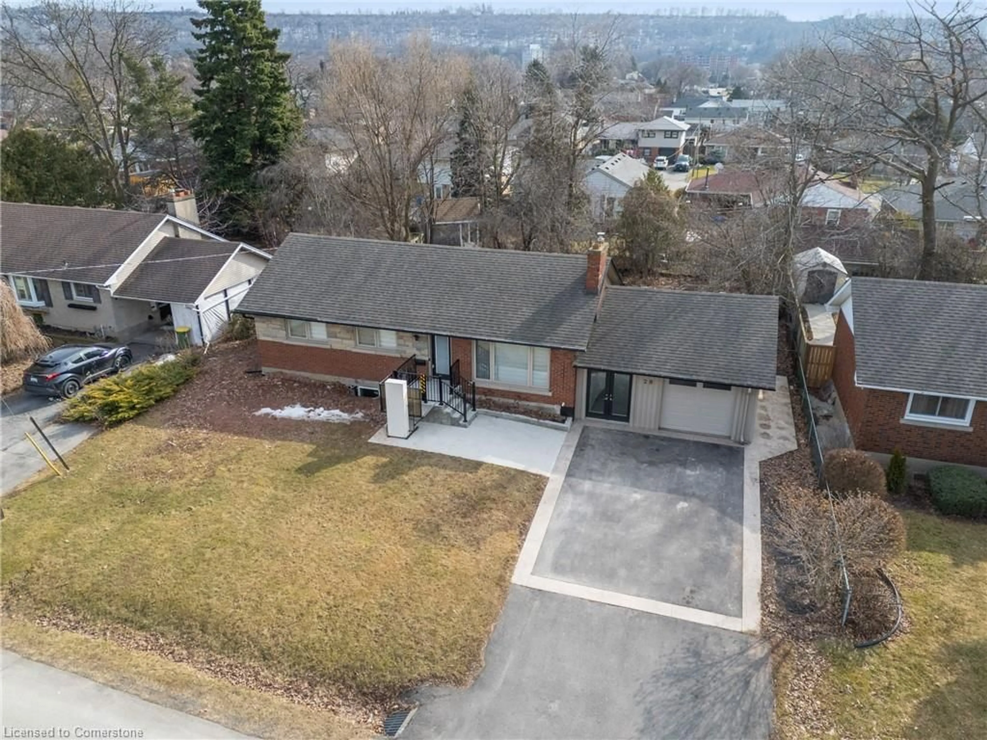 A pic from outside/outdoor area/front of a property/back of a property/a pic from drone, street for 28 Dale Ave, Hamilton Ontario L8G 3L9