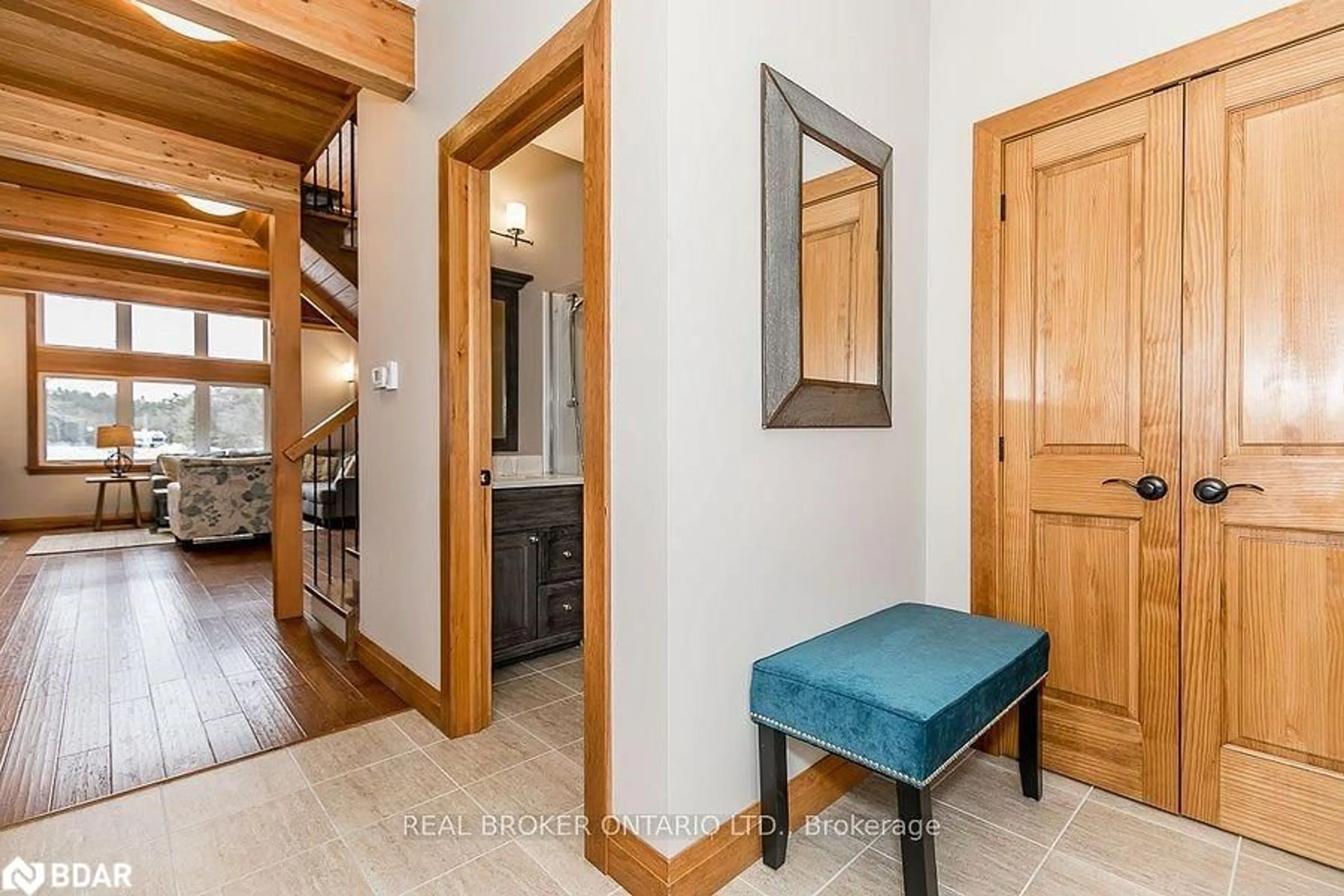 Indoor entryway for 1841 Muskoka Road 118 Rd #1B, Bracebridge Ontario P1L 1W8