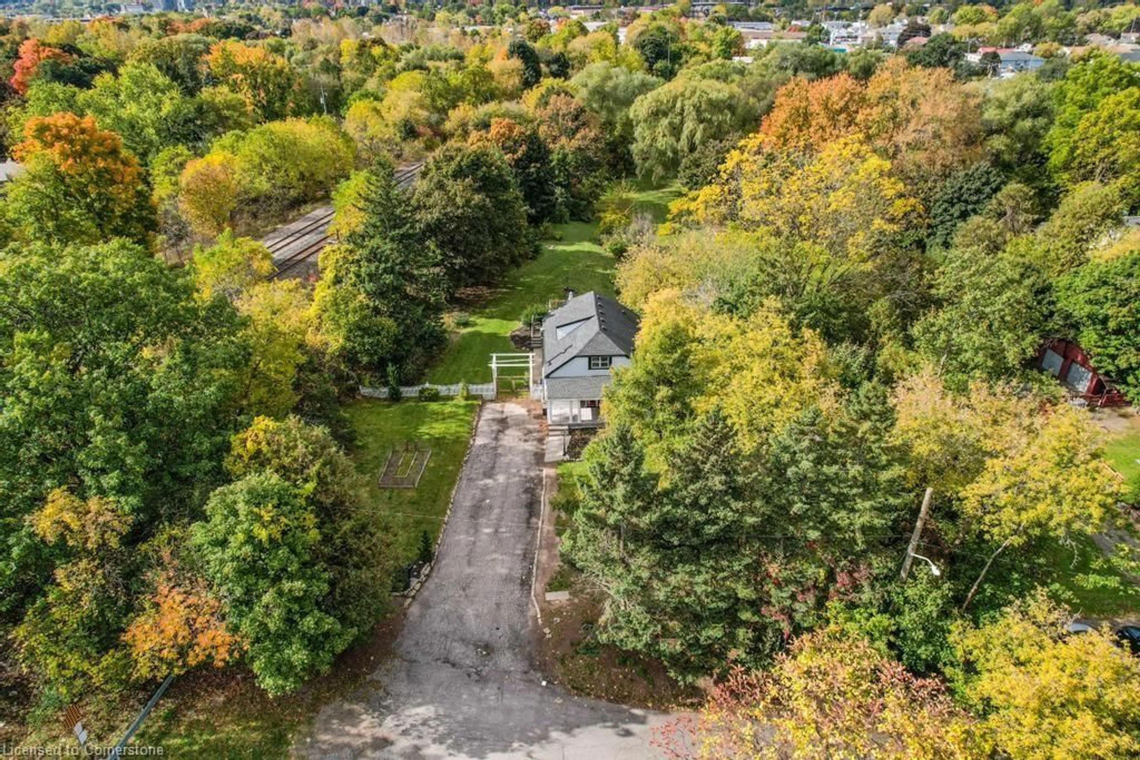 A pic from outside/outdoor area/front of a property/back of a property/a pic from drone, street for 16 Norman Lane, Cambridge Ontario N1R 5L9