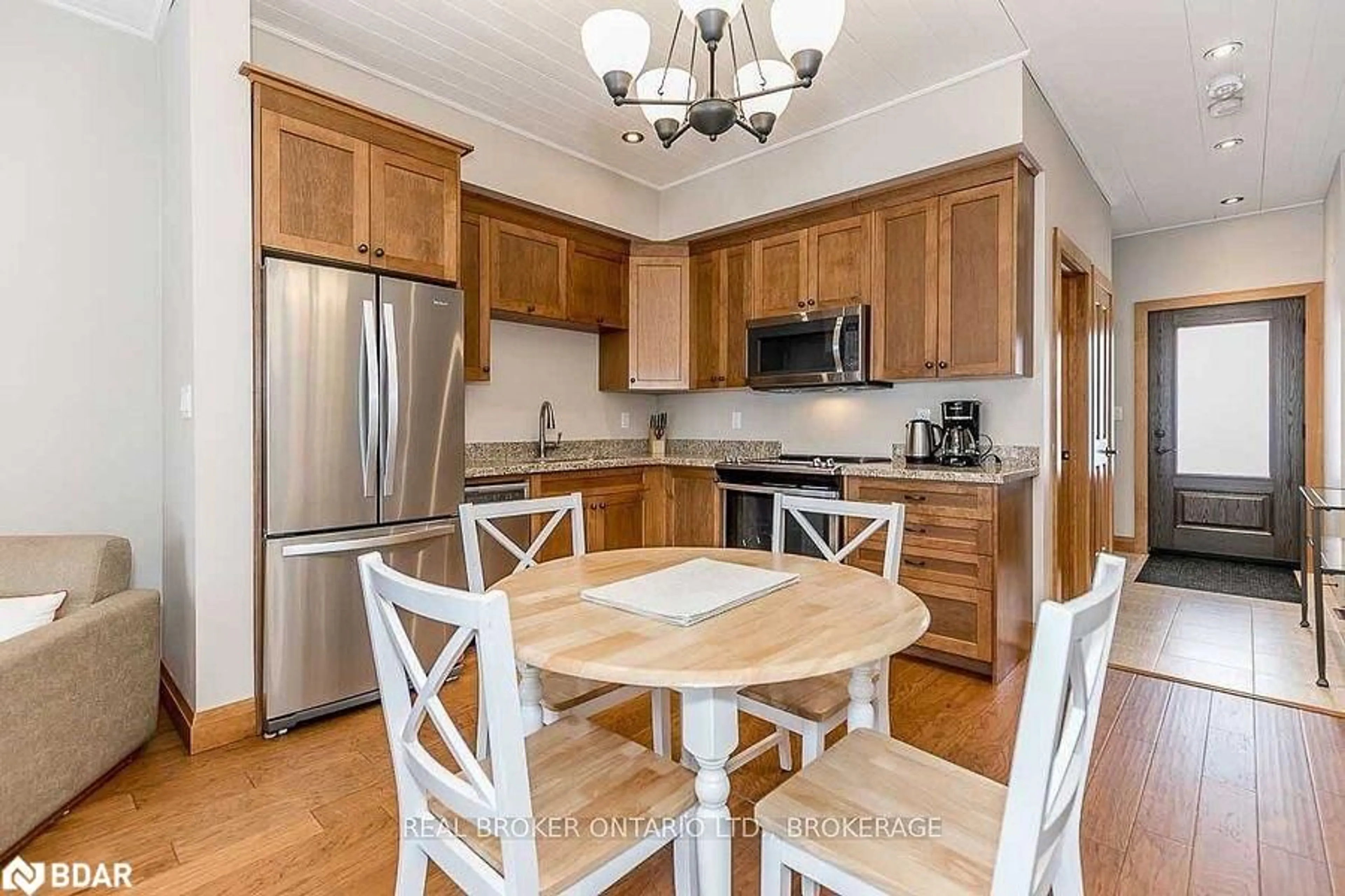 Standard kitchen, wood/laminate floor for 1841 Muskoka Road 118 Rd #2B, Bracebridge Ontario P1L 1W8