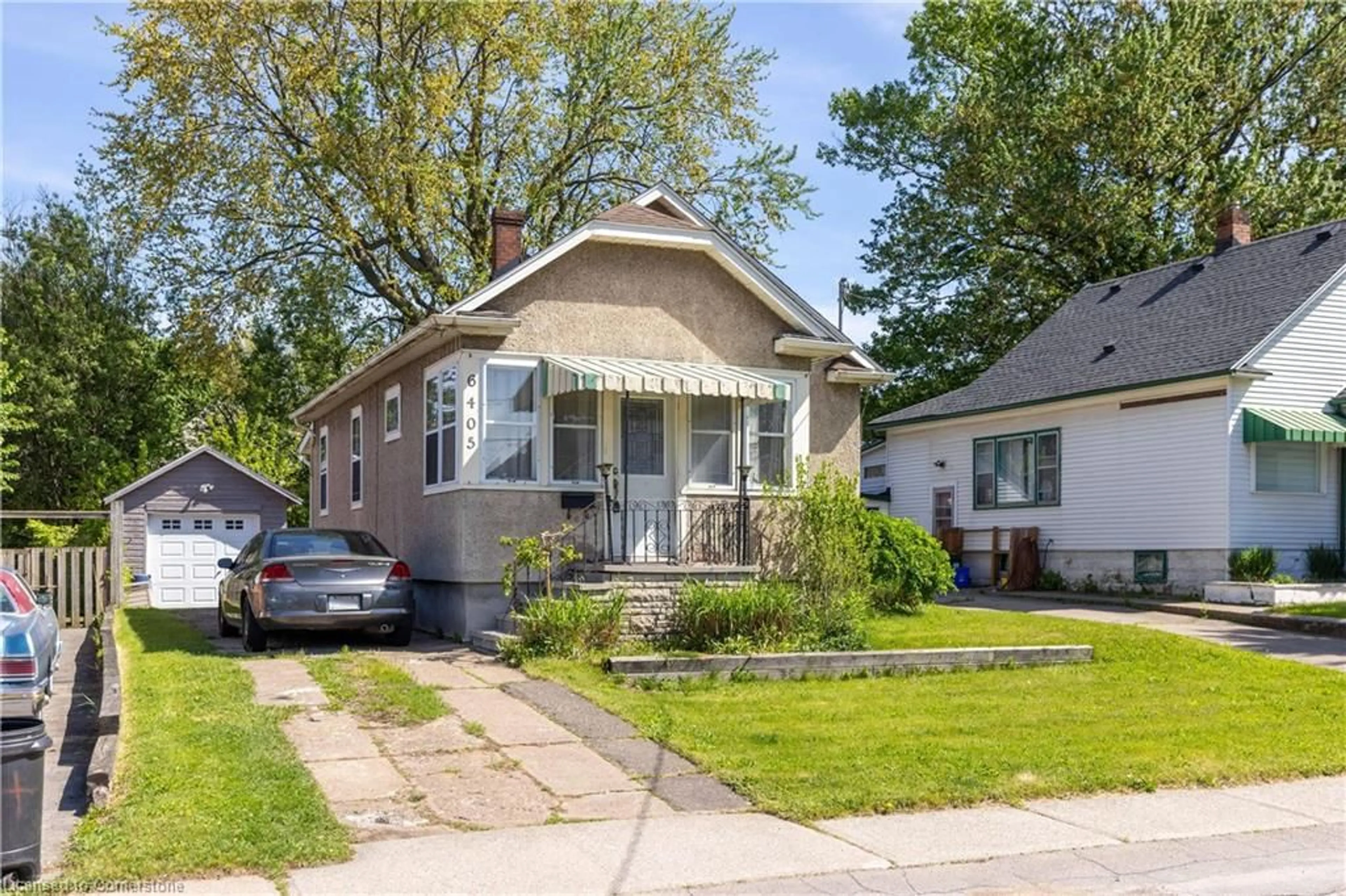 Home with vinyl exterior material, street for 6405 Culp St, Niagara Falls Ontario L2G 2C2