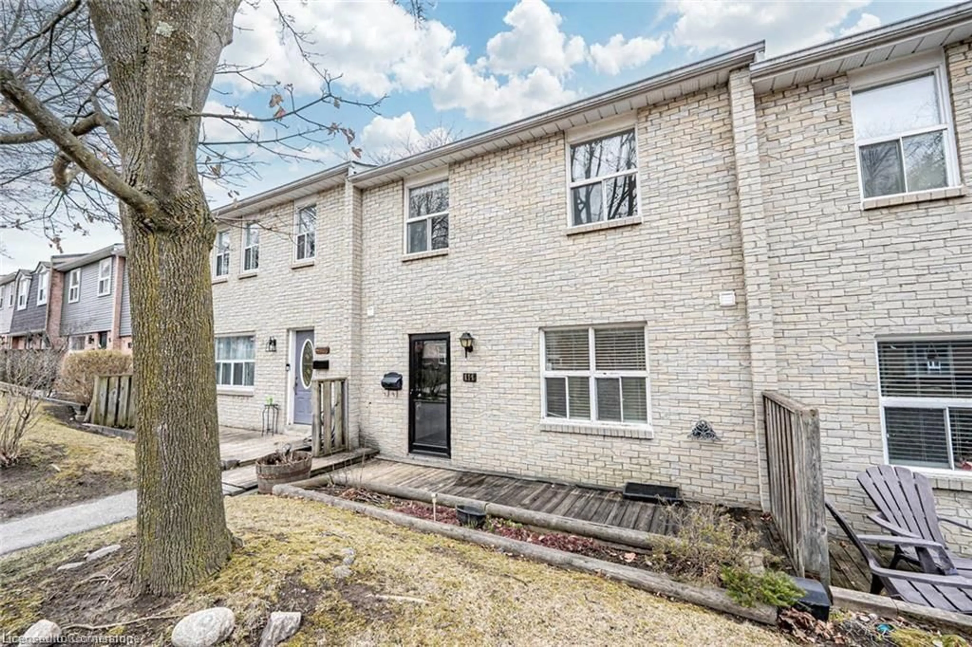 Unknown for 1050 Shawnmarr Rd #111, Peel Ontario L5H 3V1