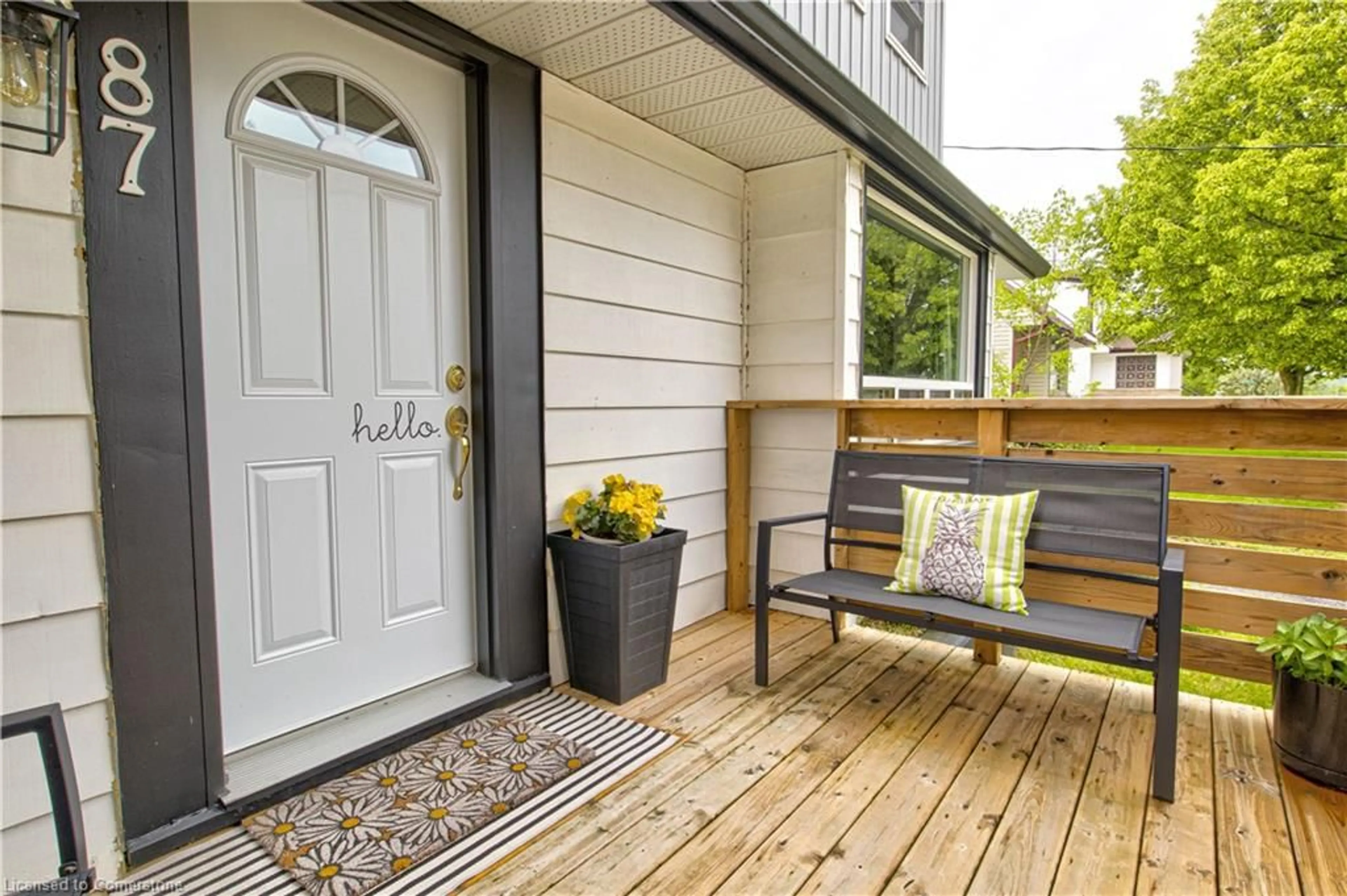 Indoor entryway for 87 Stewart Ave, Cambridge Ontario N1R 2V1