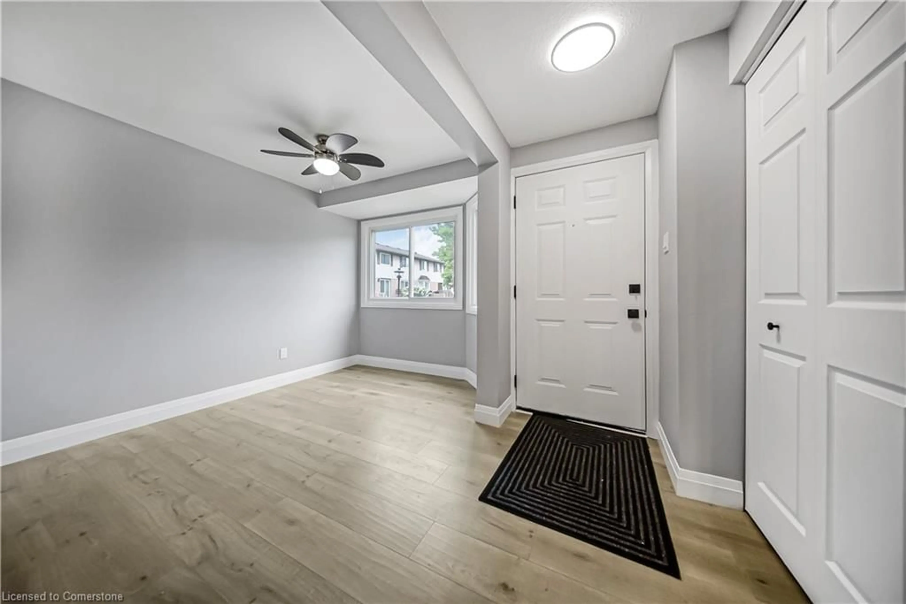 Indoor entryway for 750 Erinbrook Dr #14, Kitchener Ontario N2E 2S7