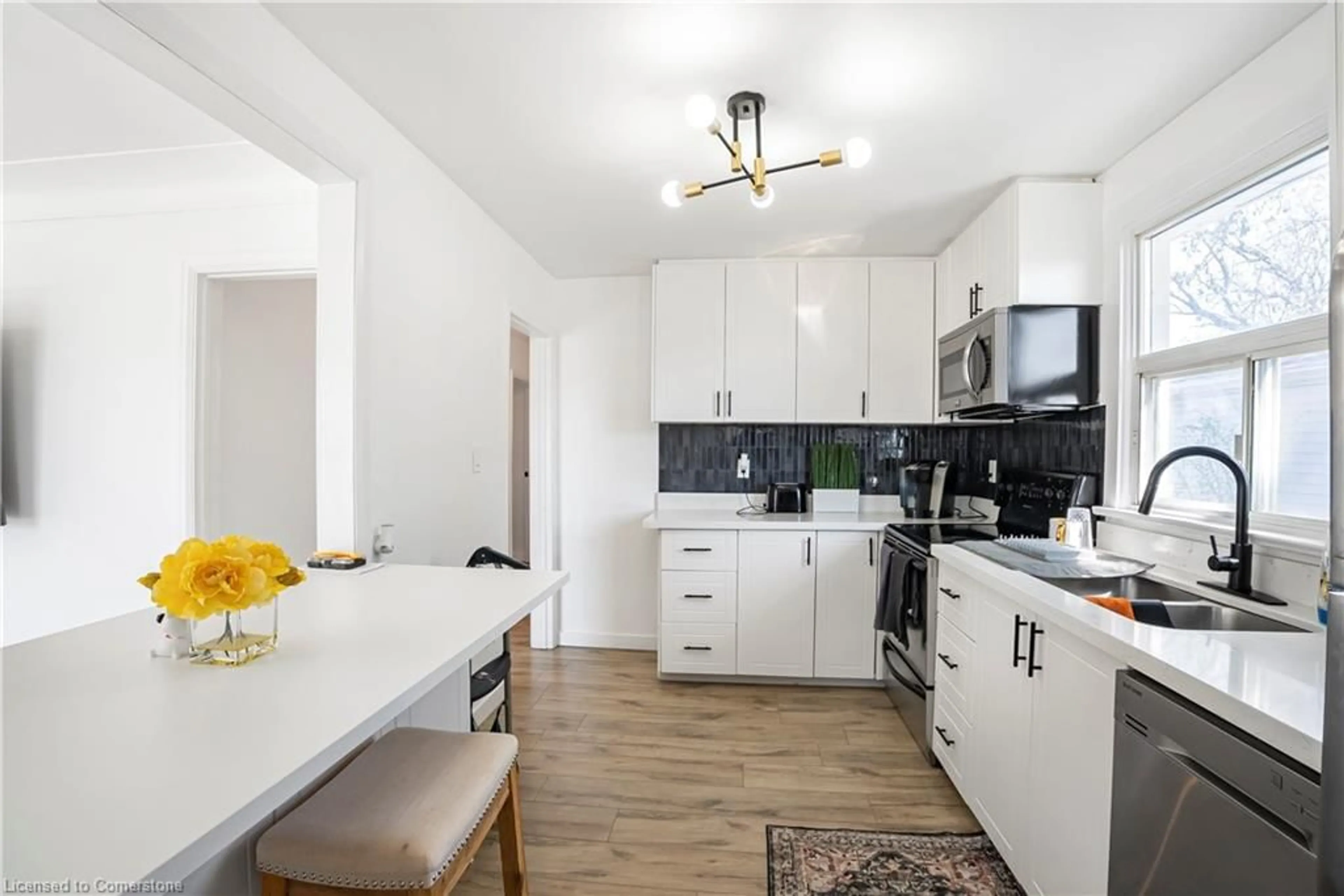 Open concept kitchen, unknown for 60 Lincoln Rd, Hamilton Ontario L8E 1Z3