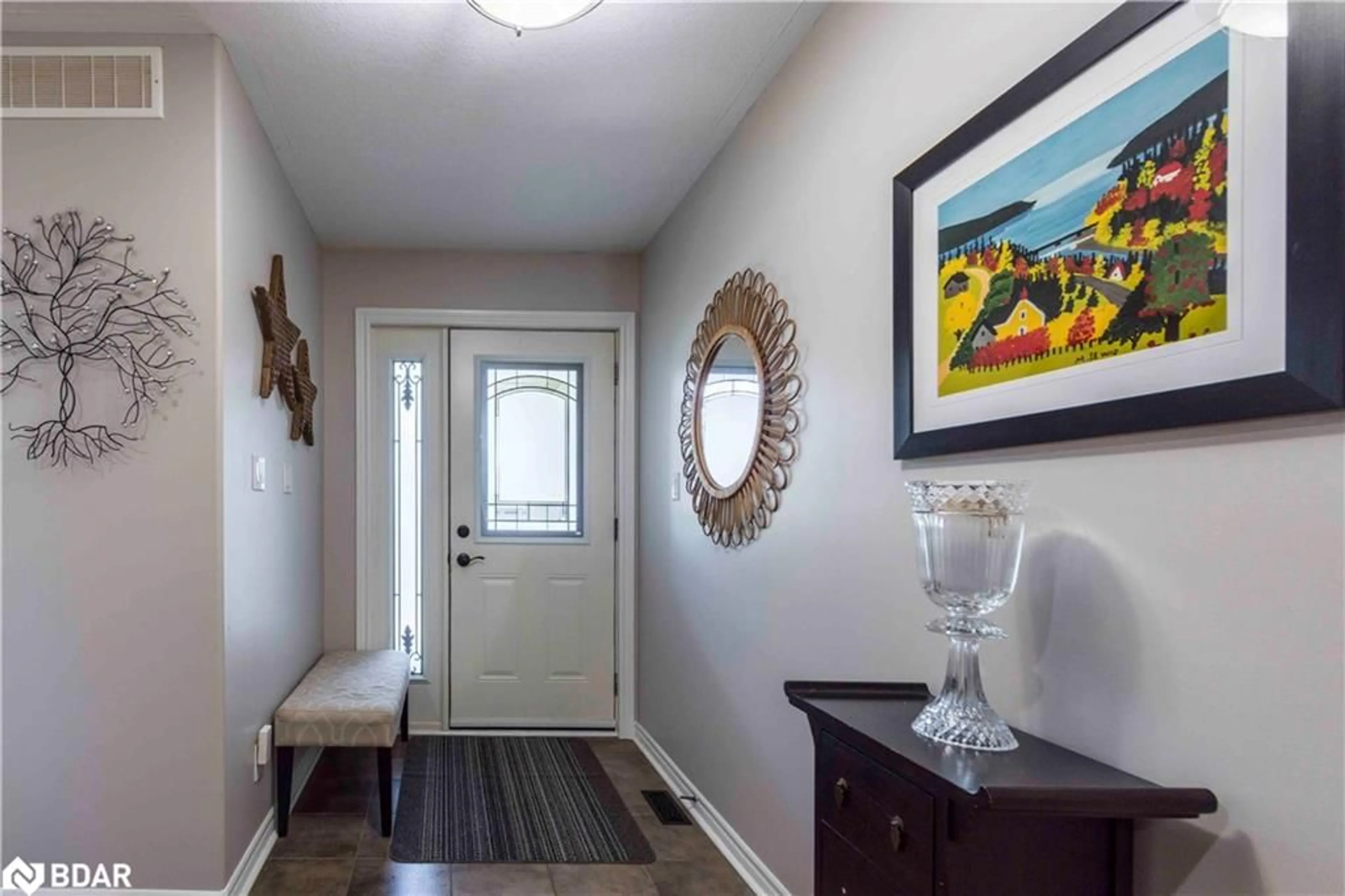 Indoor entryway for 39 Lakewood Cres, Trenton Ontario K8V 5P4
