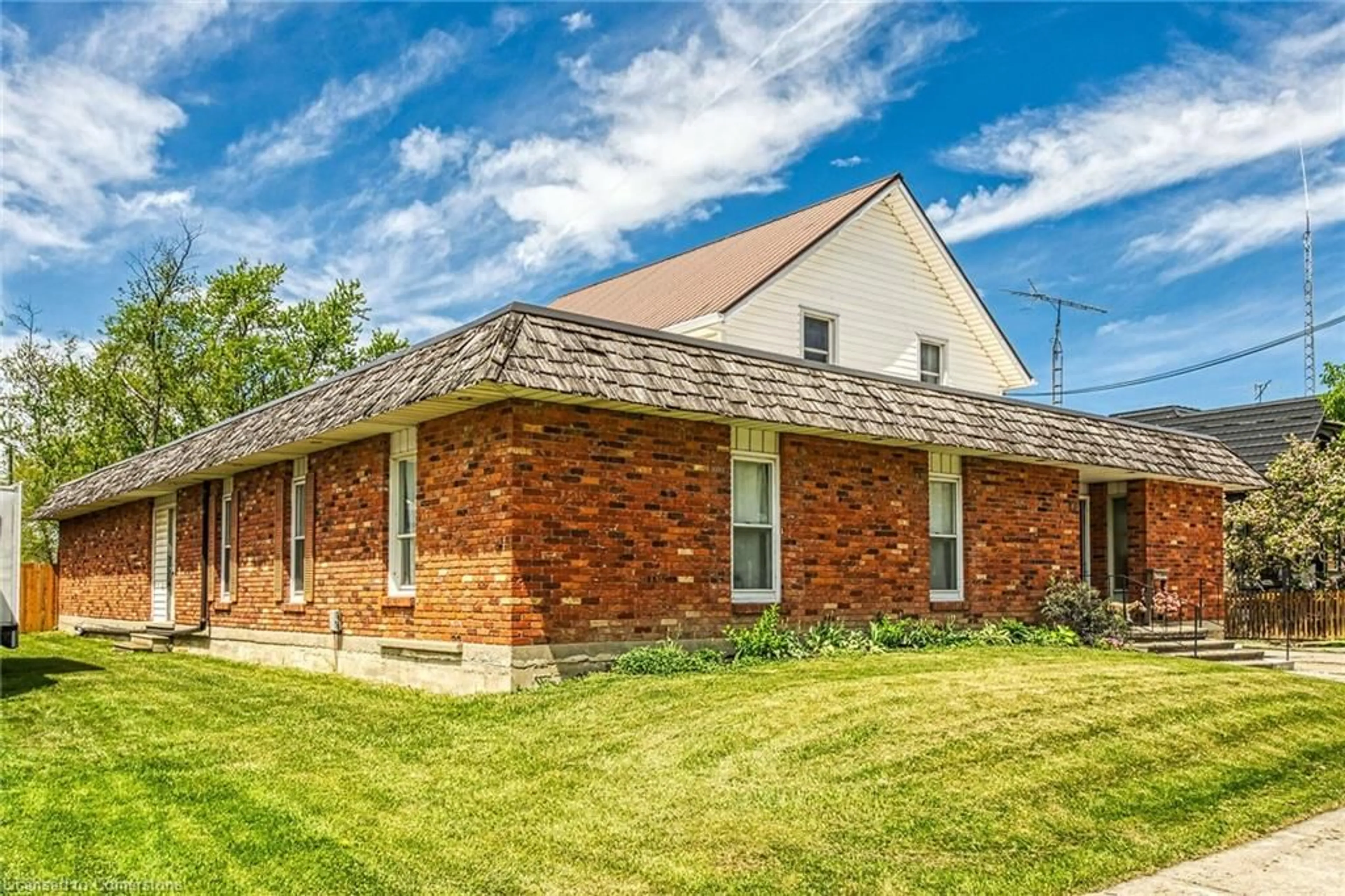 Home with brick exterior material, building for 17 Erie Ave, Fisherville Ontario N0A 1G0