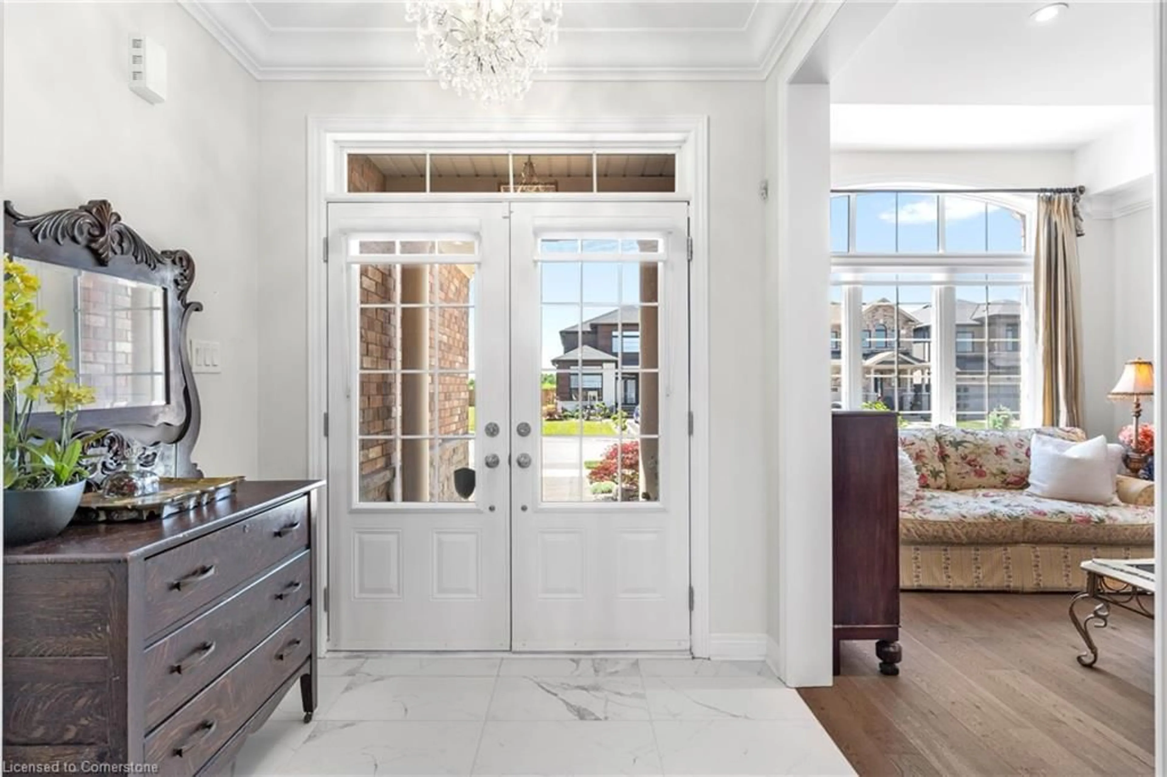 Indoor entryway for 258 Shoreview Dr, Welland Ontario L3B 0H3