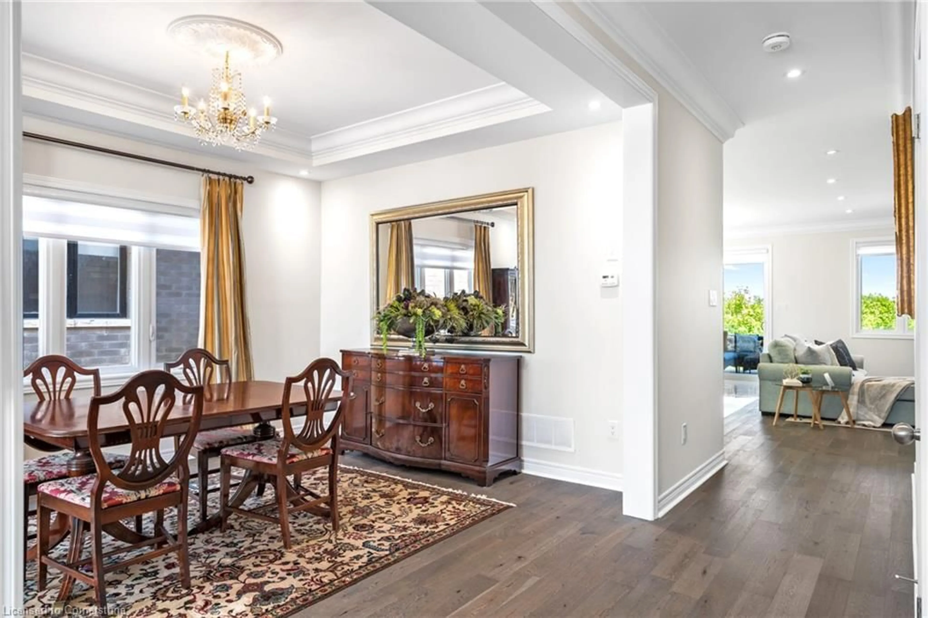 Indoor entryway for 258 Shoreview Dr, Welland Ontario L3B 0H3