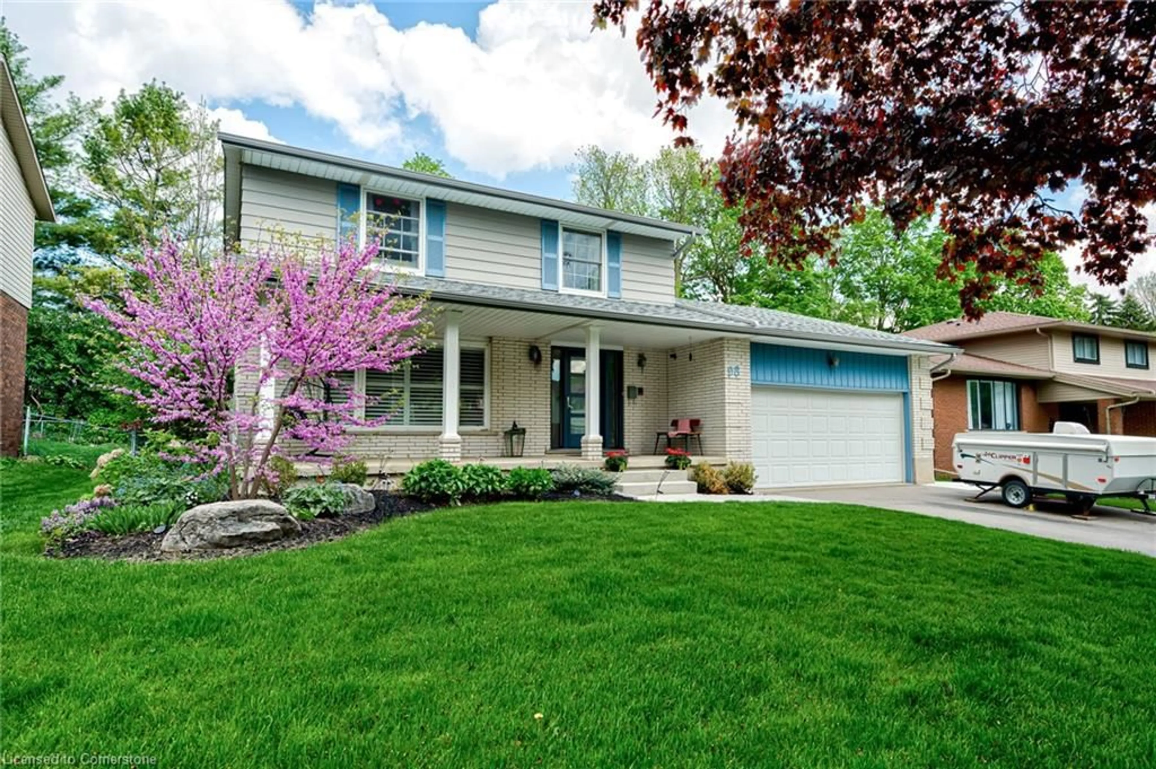 Home with vinyl exterior material, street for 98 Mccarron Cres, Waterloo Ontario N2L 5N2