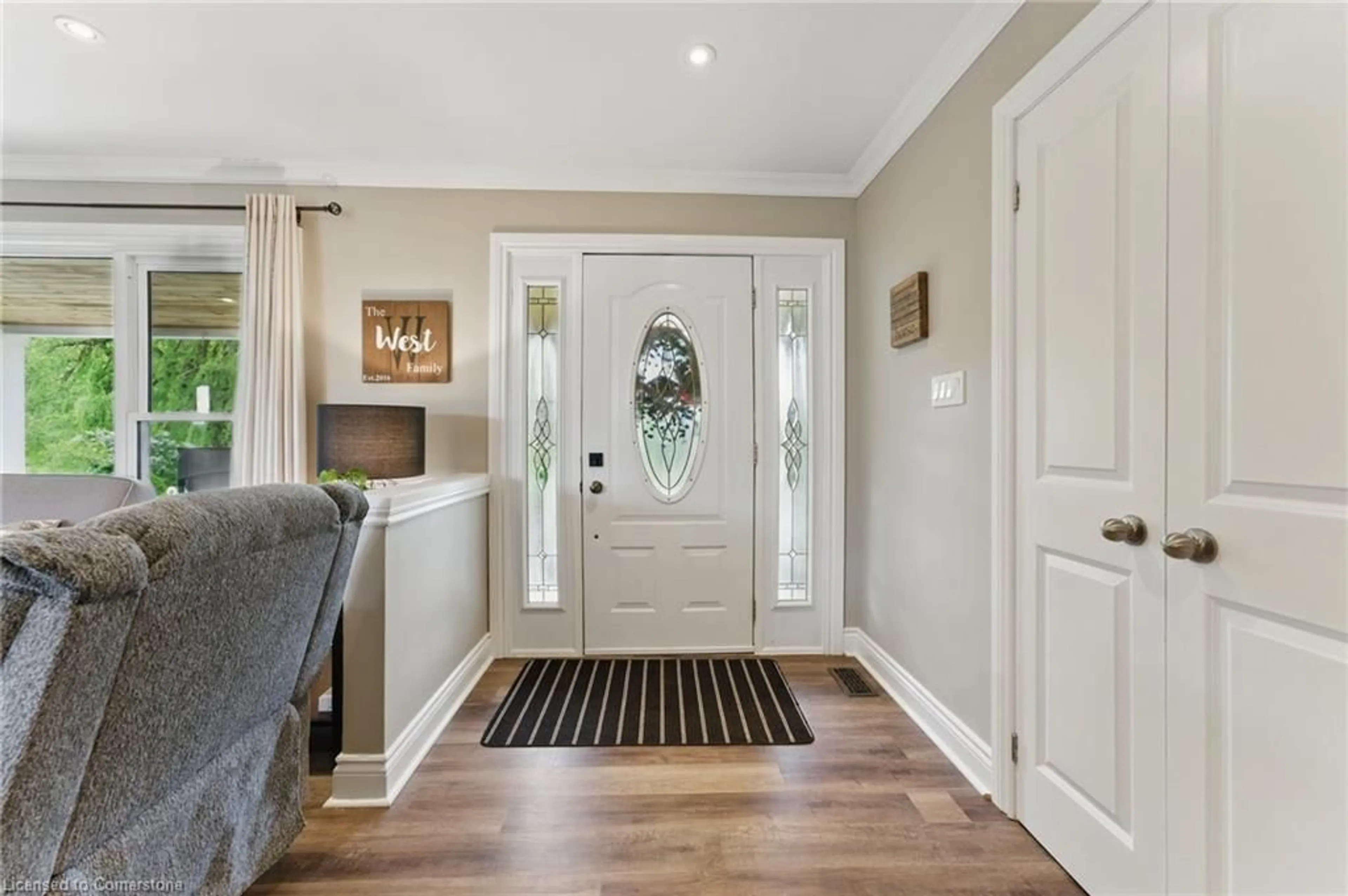 Indoor entryway for 2070 Morrison Rd, Cambridge Ontario N1R 5S2