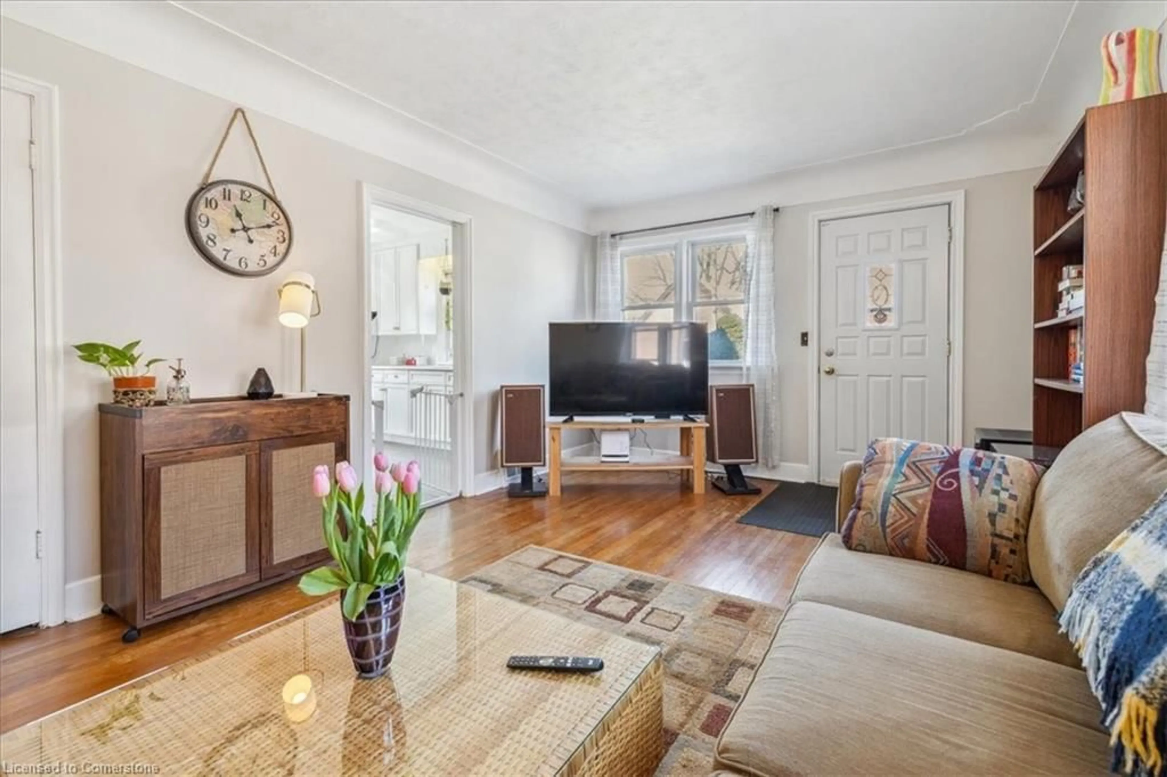 Living room with furniture, unknown for 273 Bowman St, Hamilton Ontario L8S 2T9