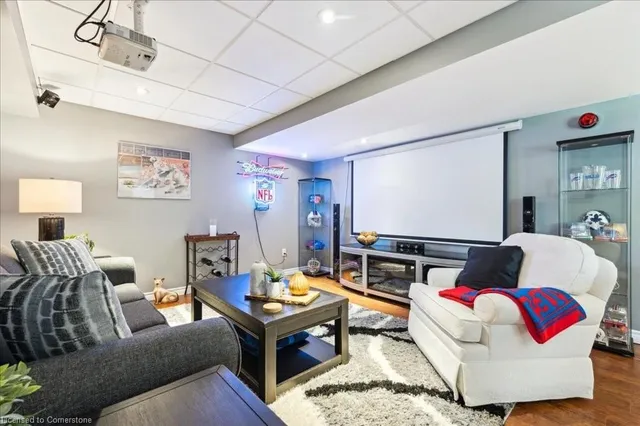 Additional property image - 14 Woodsmere Dr