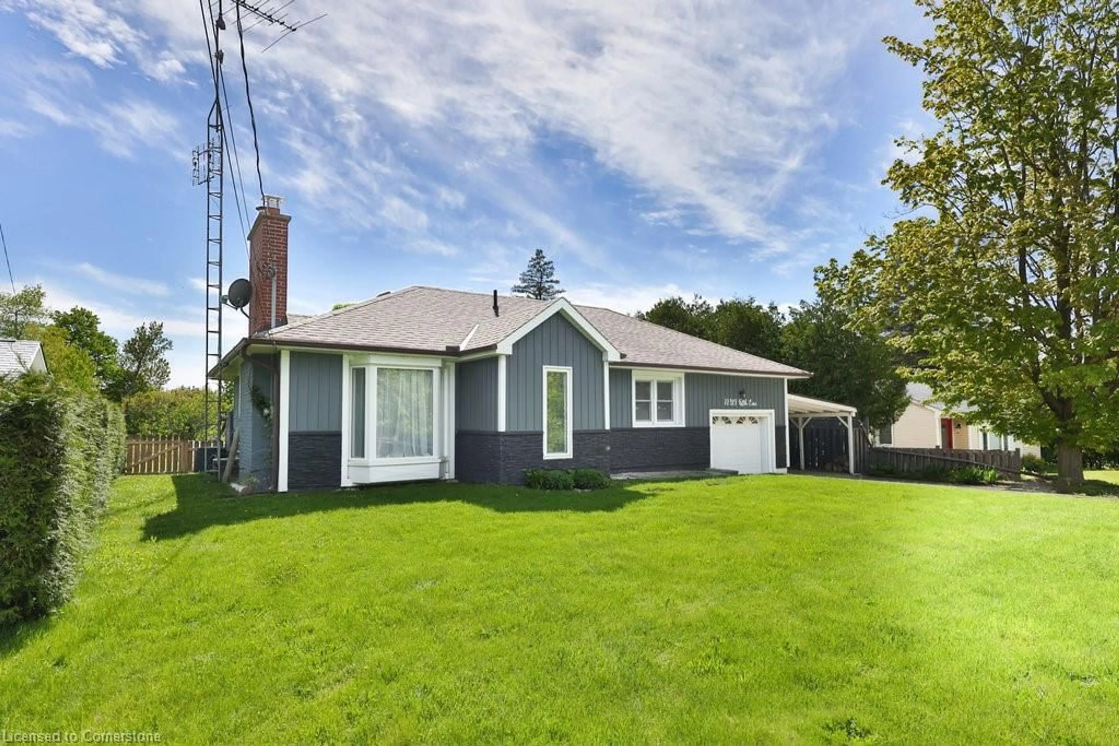 Home with vinyl exterior material, street for 12382 Fifth Line, Halton Hills Ontario L0P 1H0