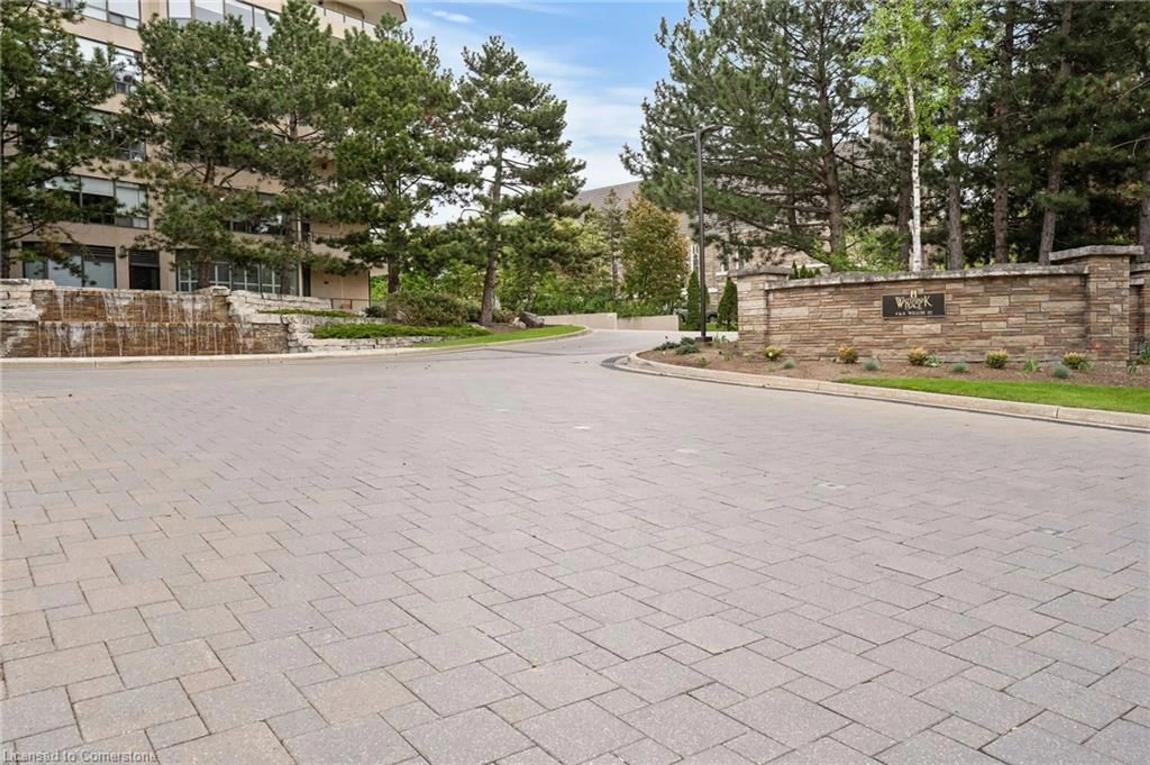 Patio, street for 4 Willow St #808, Waterloo Ontario N2J 4S2