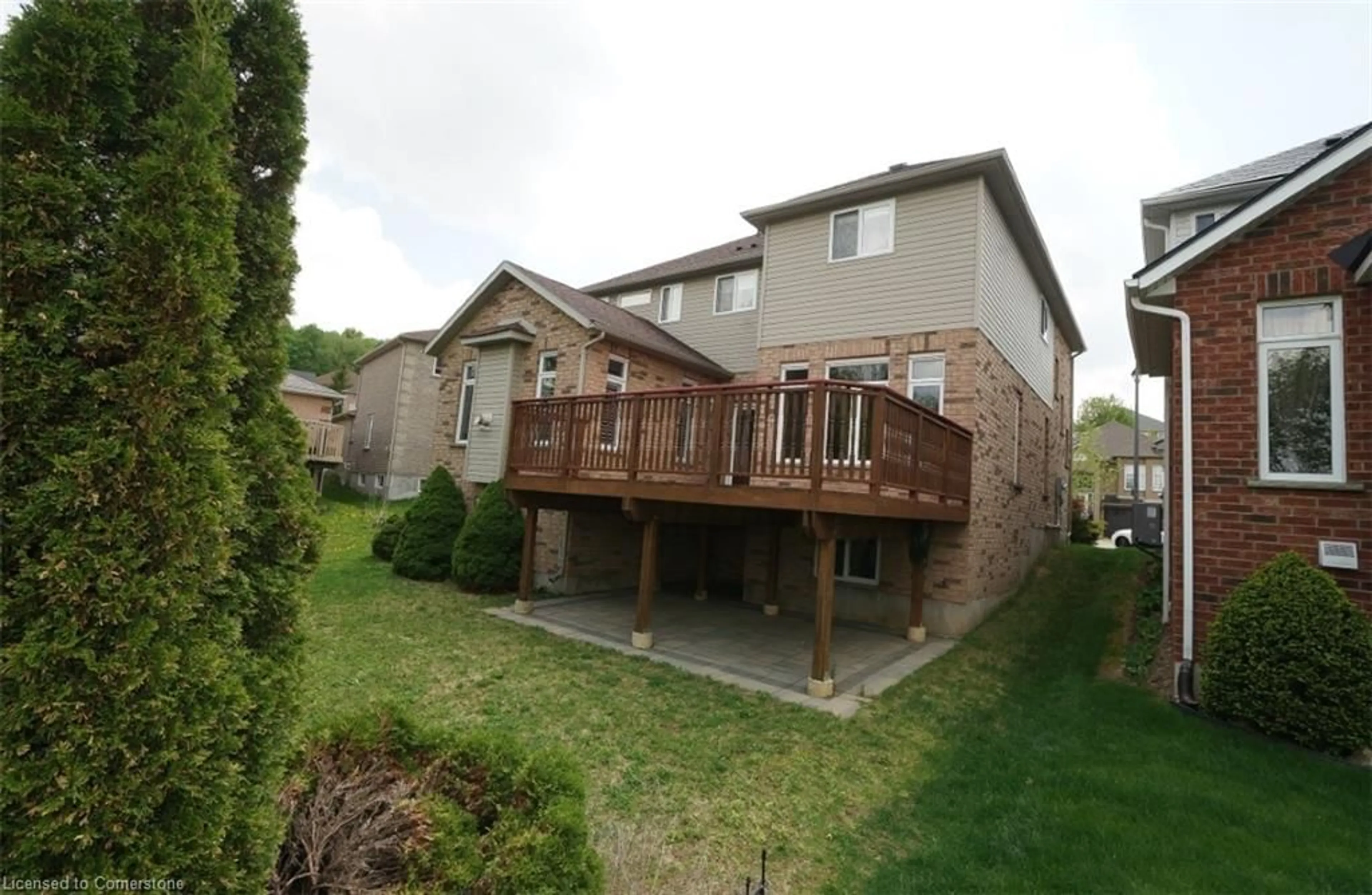 Patio, street for 692 Salzburg Dr, Waterloo Ontario N2V 2N8