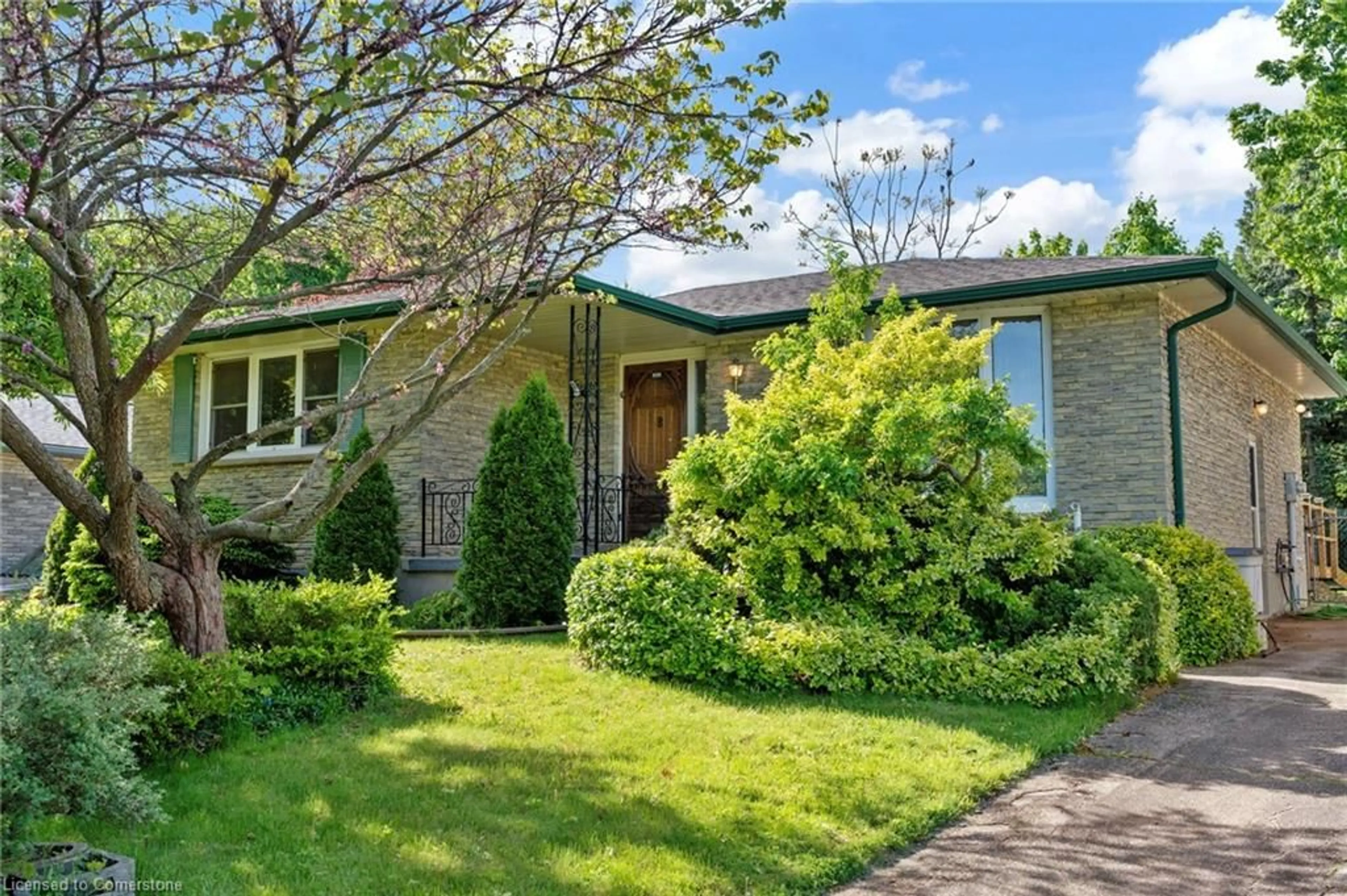 Home with brick exterior material, street for 8 Grenada Dr, Simcoe Ontario N3Y 3E7