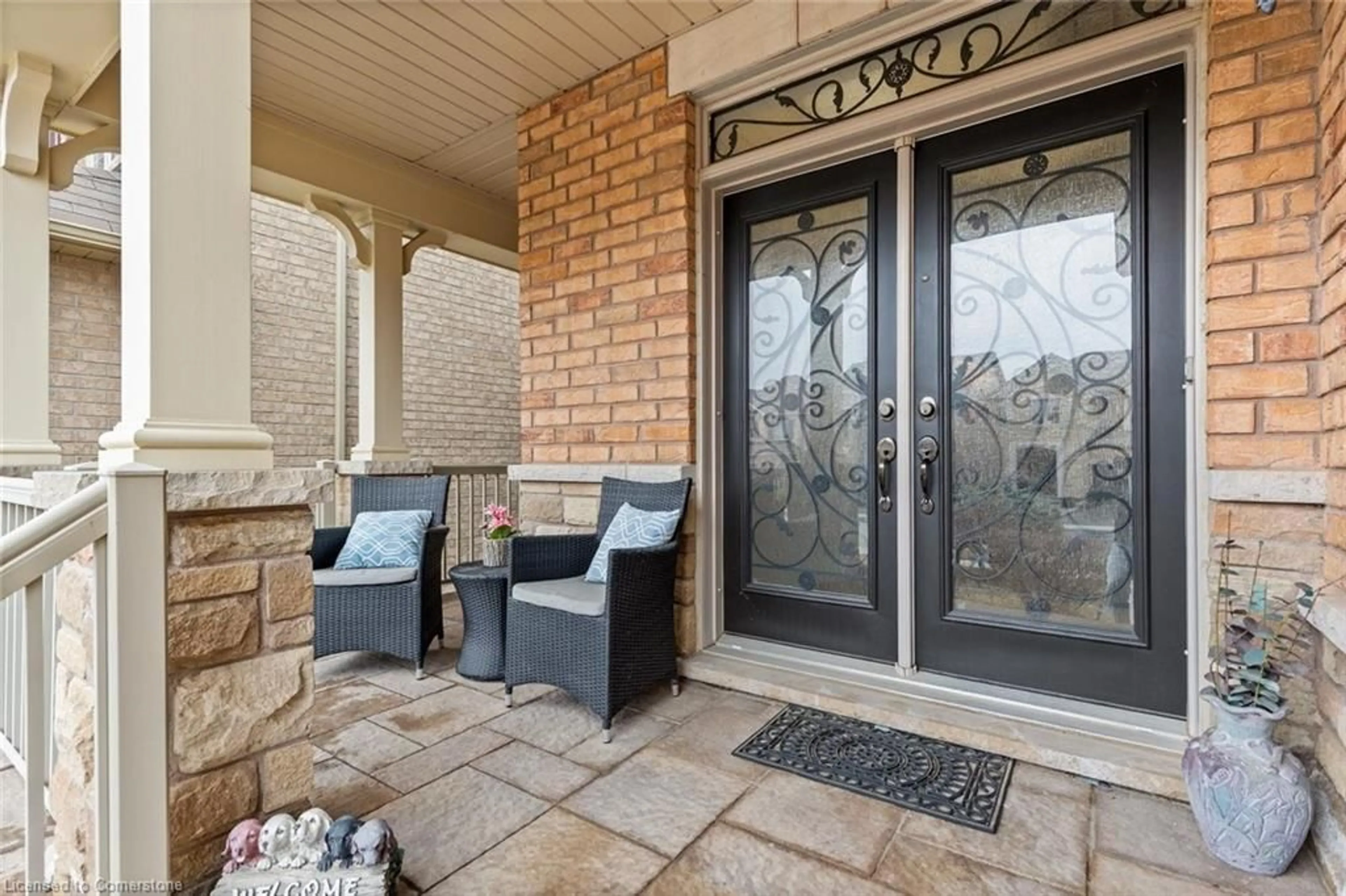 Indoor entryway for 22 Interlacken Drive, Brampton Ontario L6X 0W7
