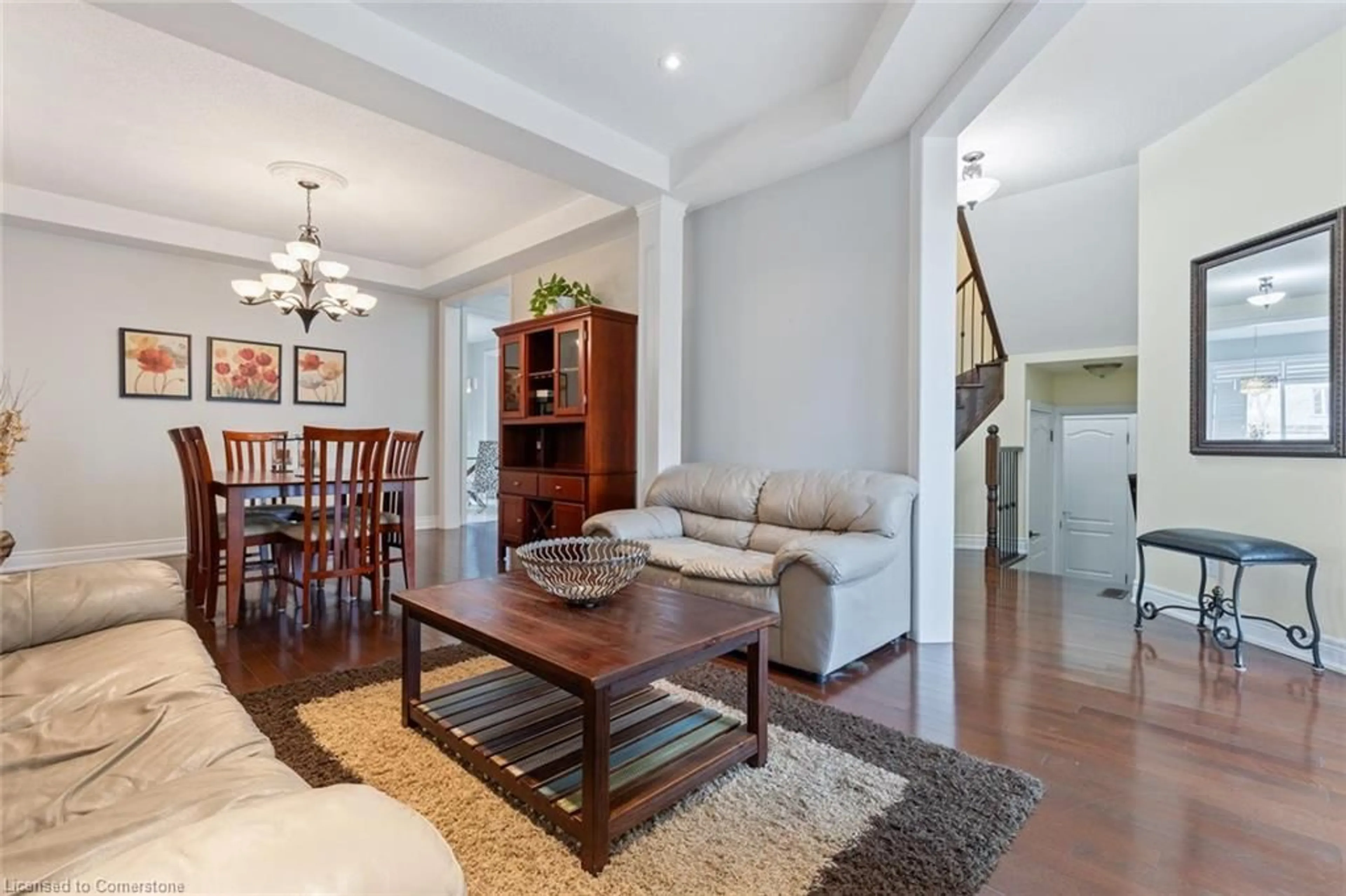 Living room with furniture, unknown for 22 Interlacken Drive, Brampton Ontario L6X 0W7