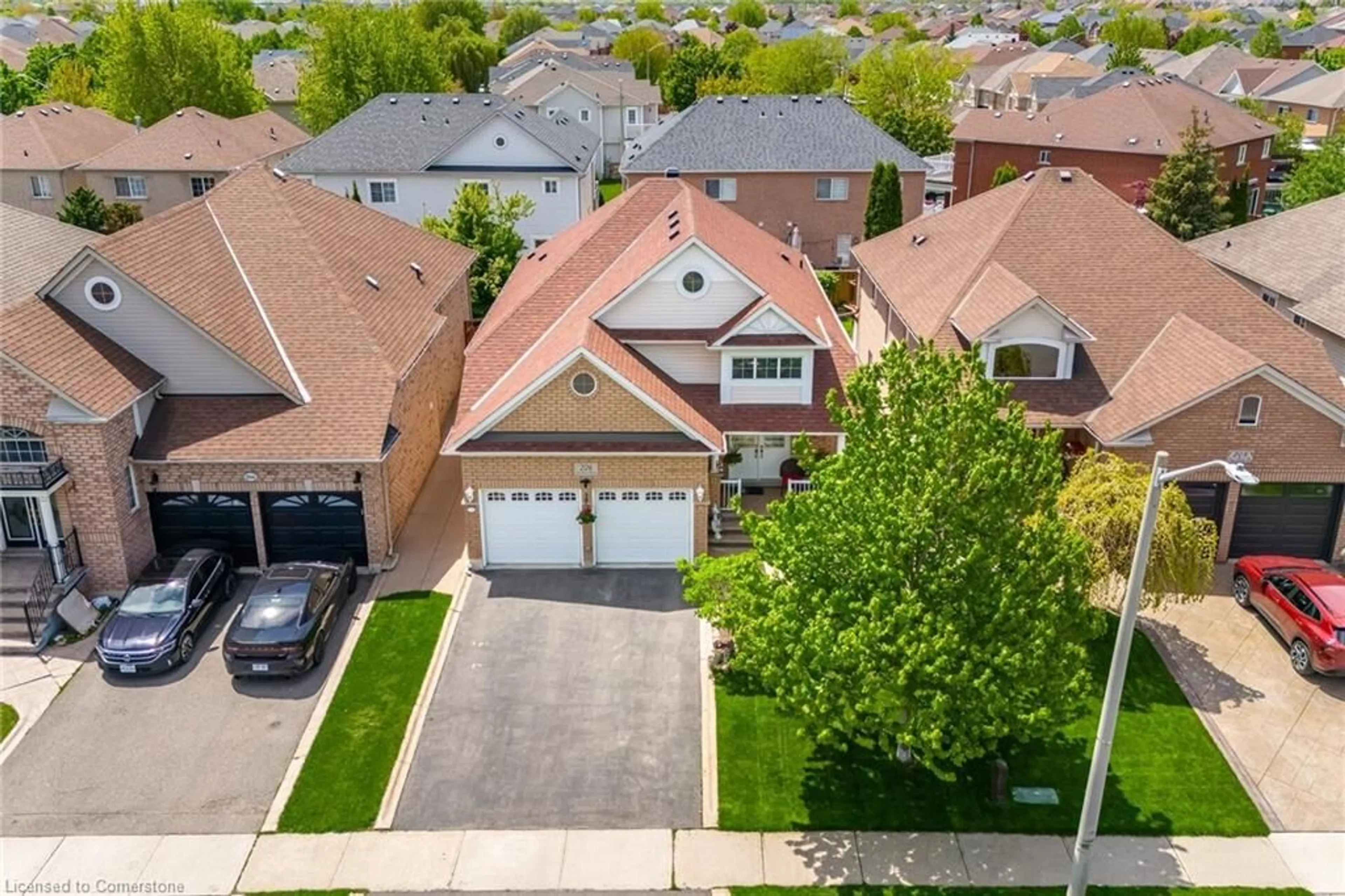 A pic from outside/outdoor area/front of a property/back of a property/a pic from drone, street for 206 Van Scott Dr, Brampton Ontario L7A 1V9