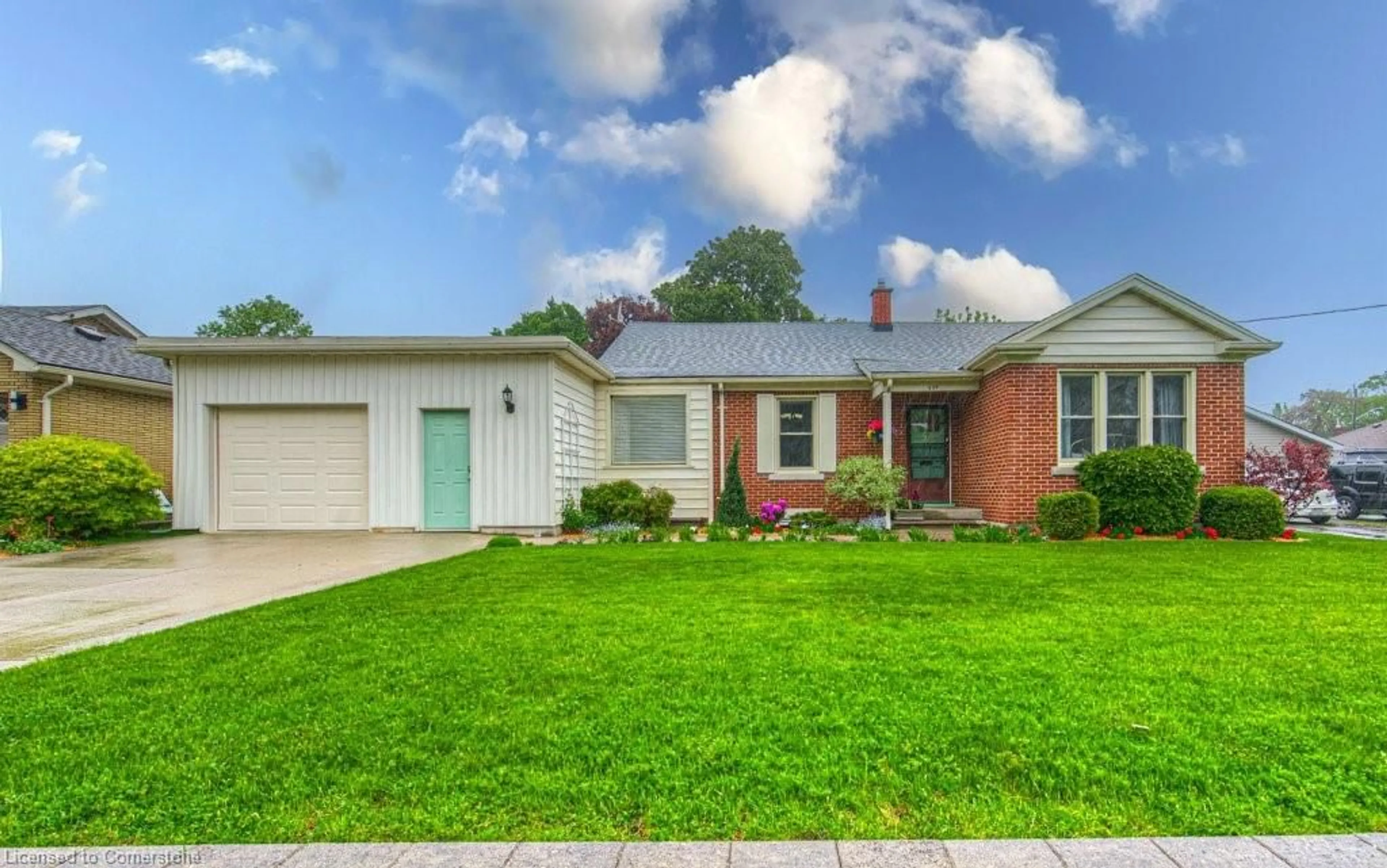 Home with vinyl exterior material, street for 630 Westminster Dr, Cambridge Ontario N3H 1T9