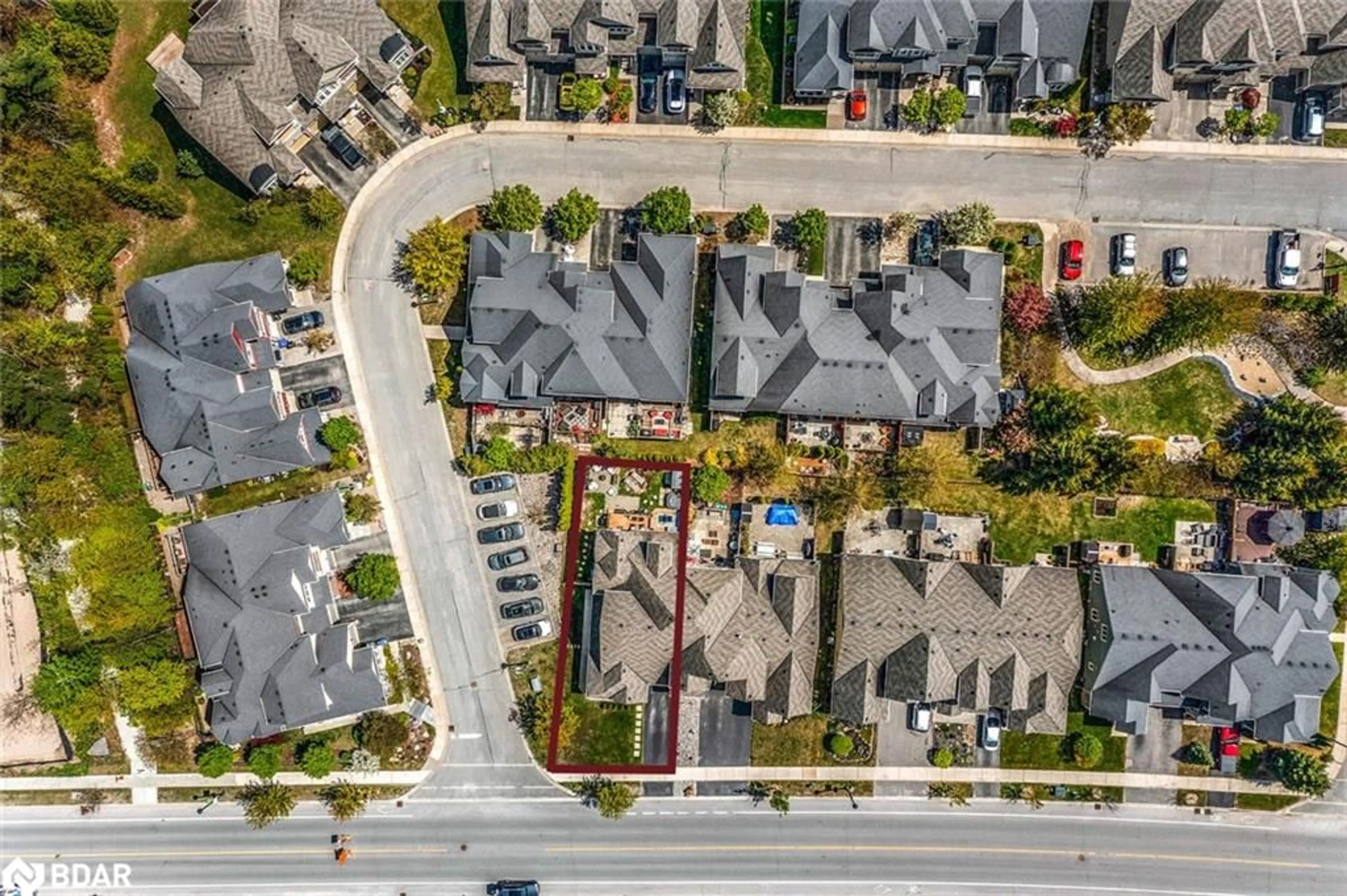 A pic from outside/outdoor area/front of a property/back of a property/a pic from drone, street for 300 Stonebridge Boulevard, Wasaga Beach Ontario L9Z 0E7
