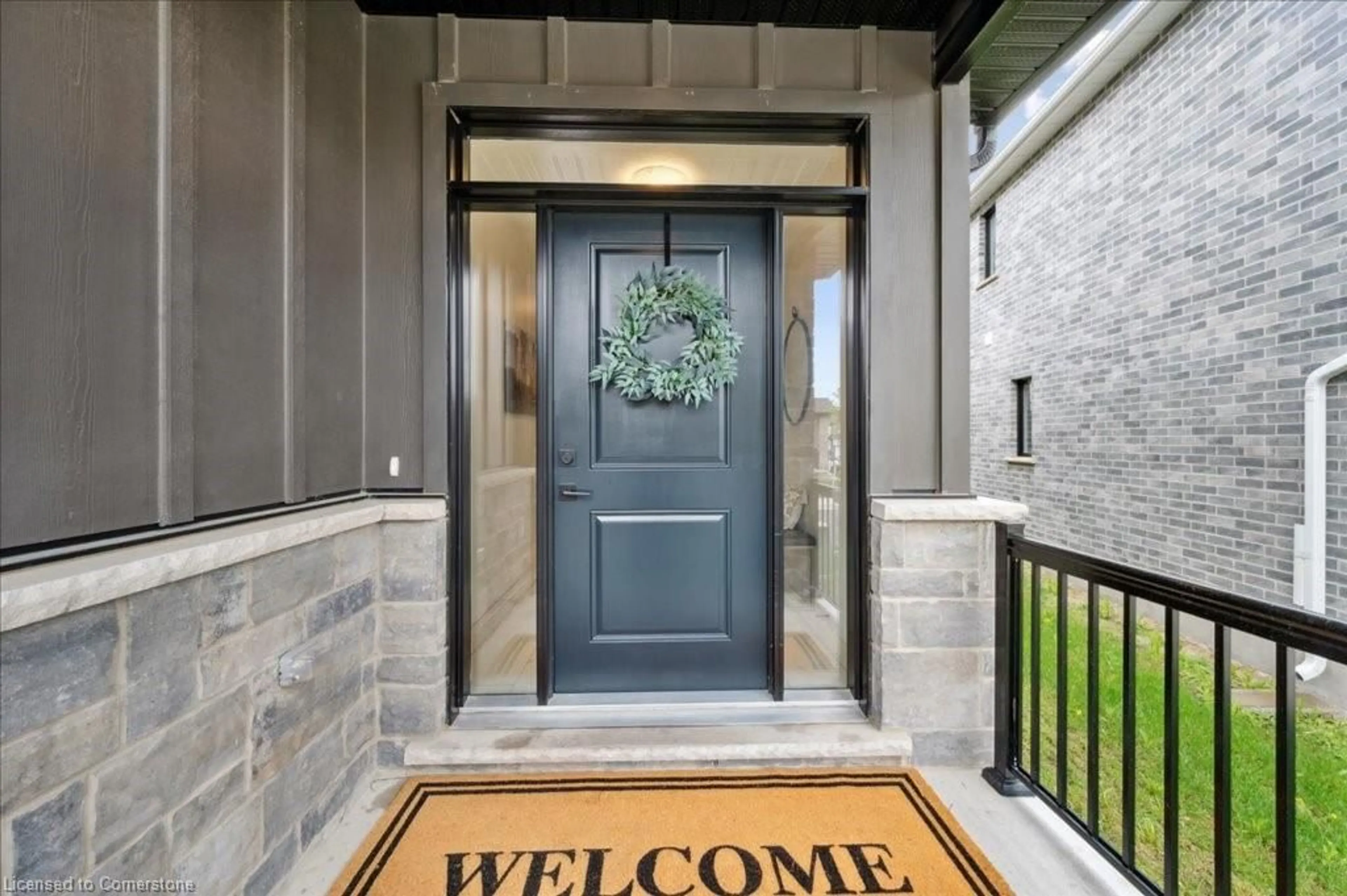 Indoor entryway for 32 Faith St #2, Cambridge Ontario N1T 0E8