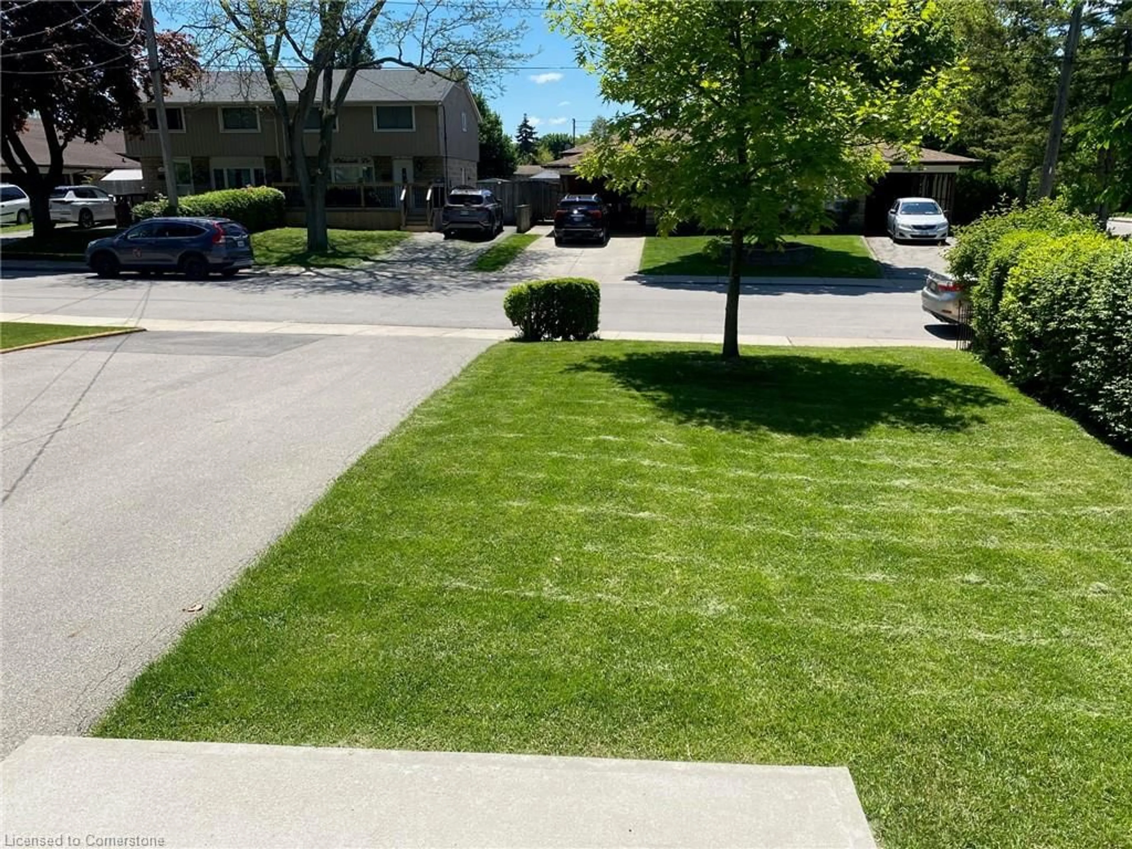 A pic from outside/outdoor area/front of a property/back of a property/a pic from drone, street for 41A Lilacside Dr, Hamilton Ontario L8V 2L5