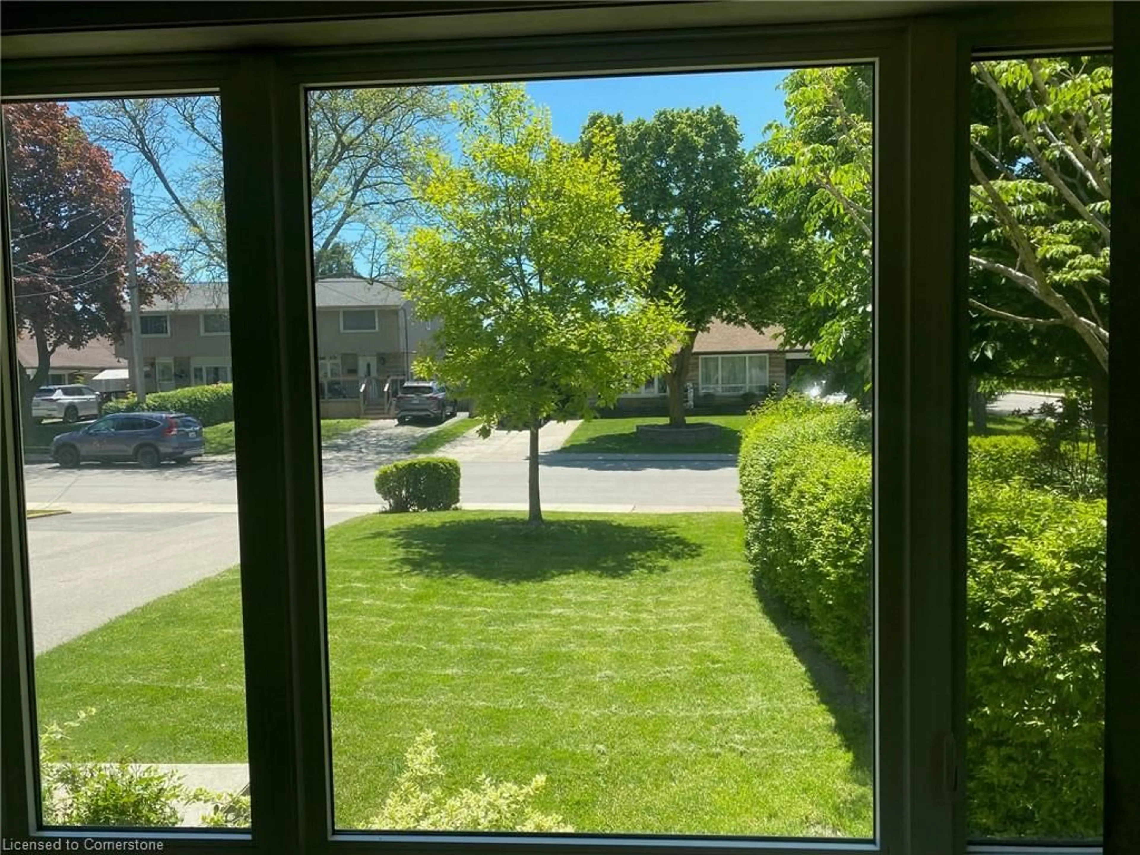A pic from outside/outdoor area/front of a property/back of a property/a pic from drone, unknown for 41A Lilacside Dr, Hamilton Ontario L8V 2L5